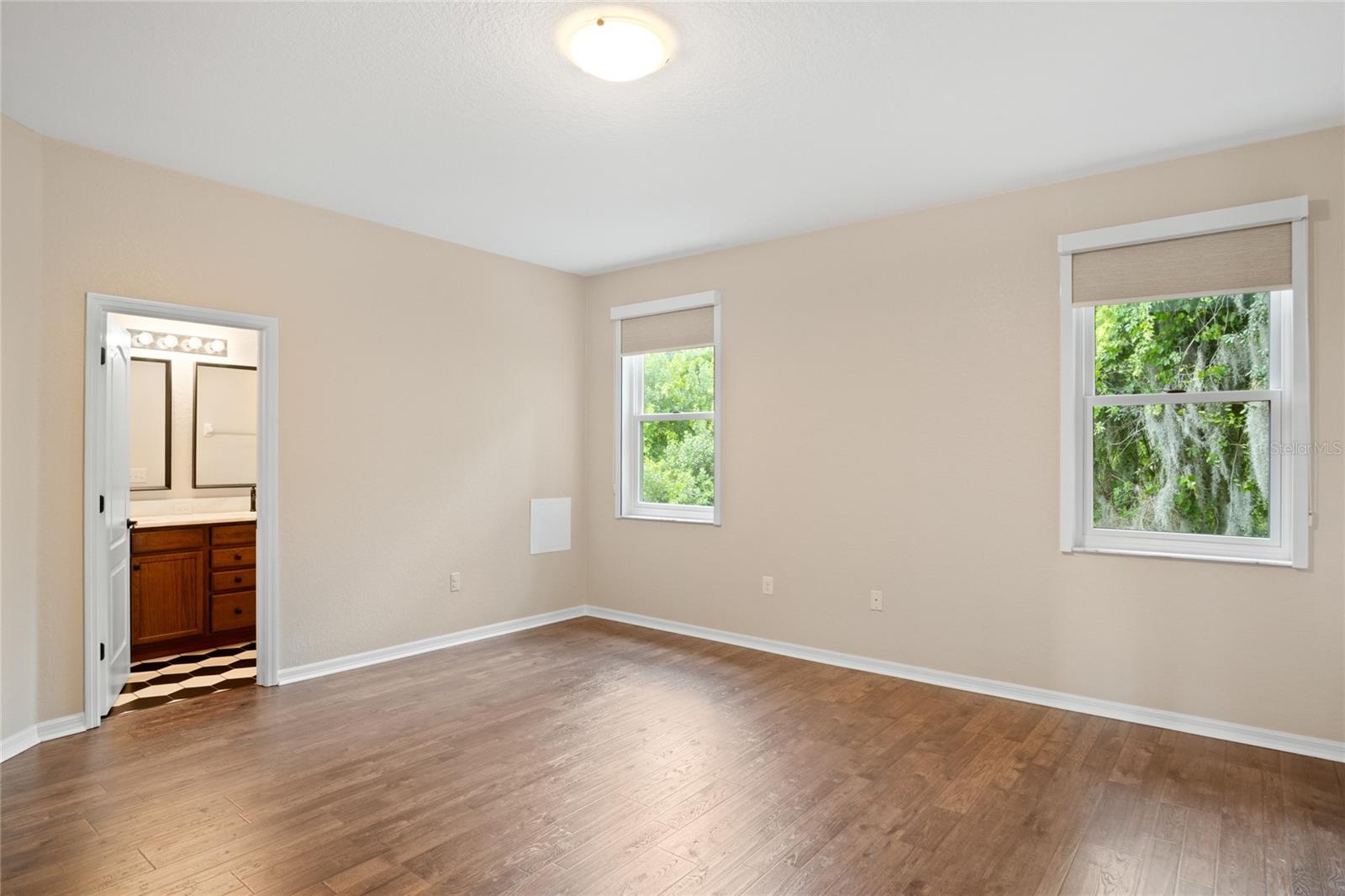 Image 21 of 40 For 6246 Silver Leaf Lane
