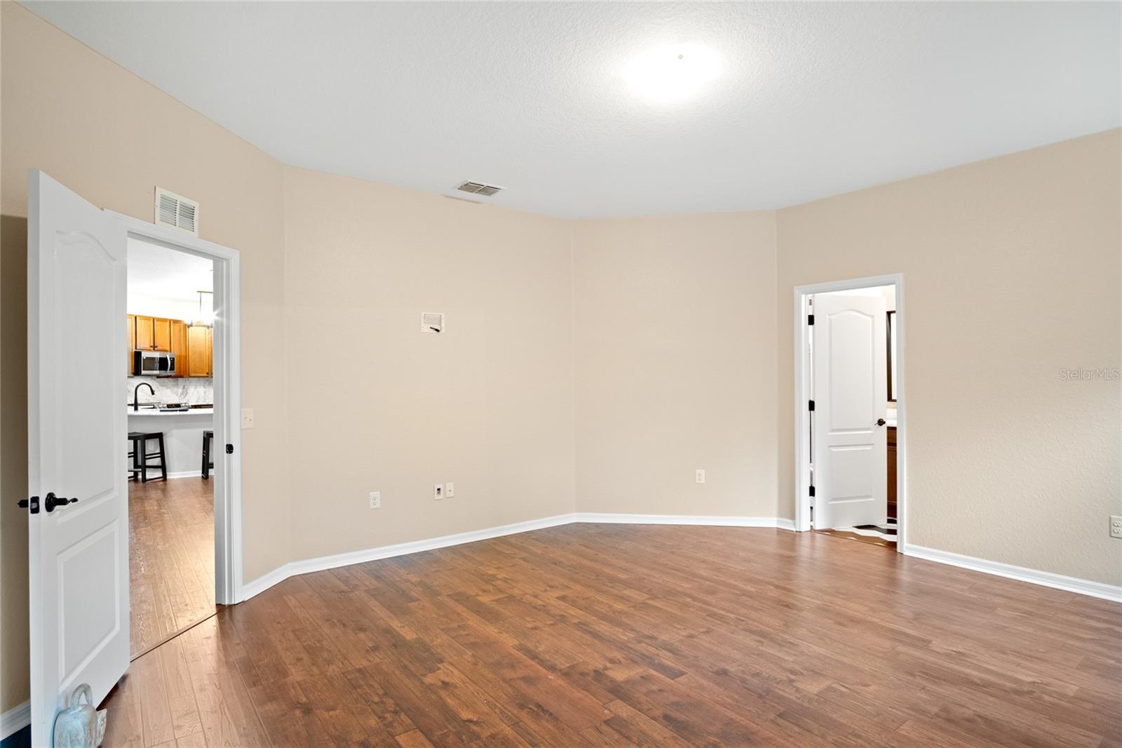 Image 22 of 40 For 6246 Silver Leaf Lane