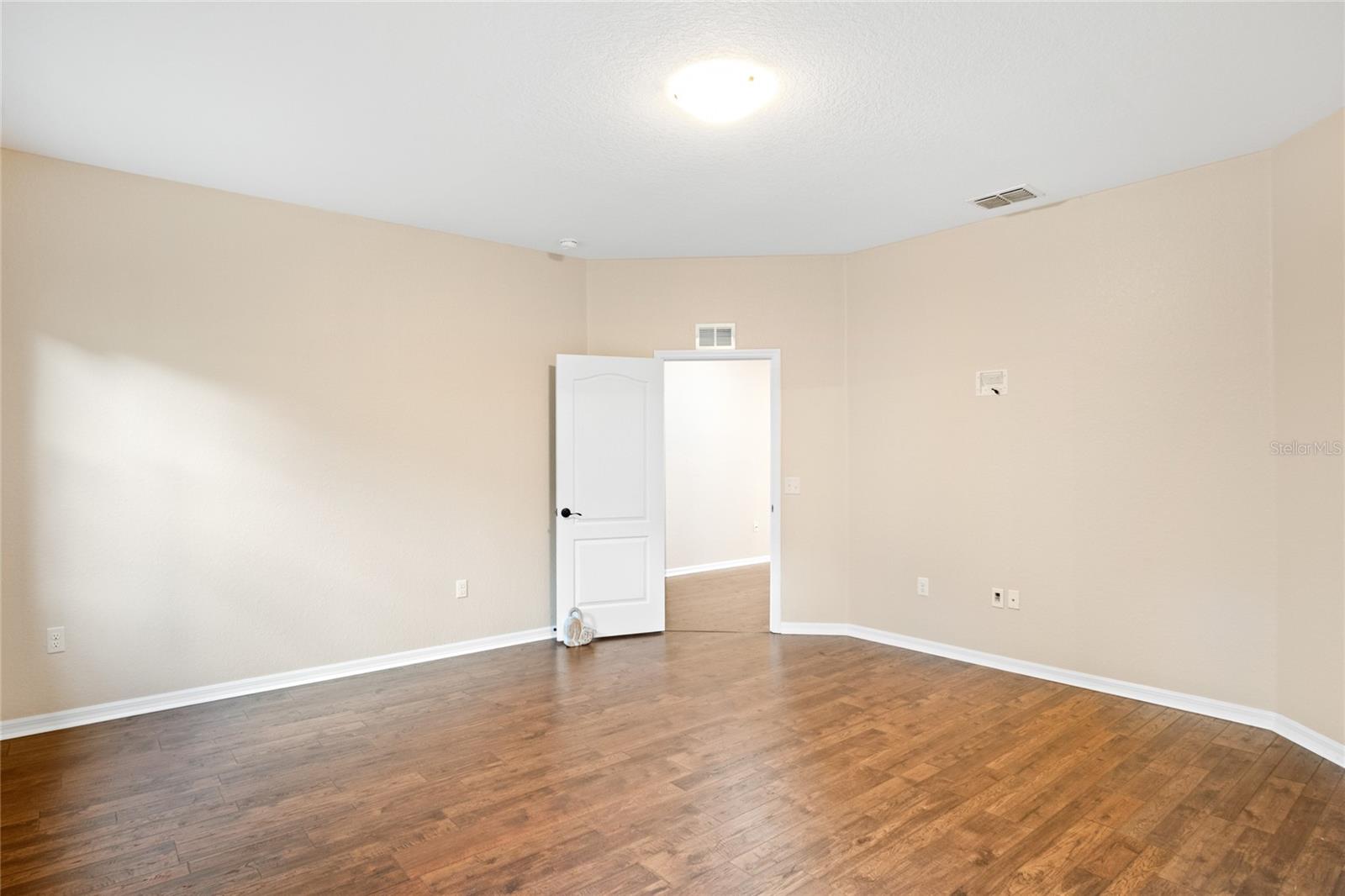 Image 23 of 40 For 6246 Silver Leaf Lane