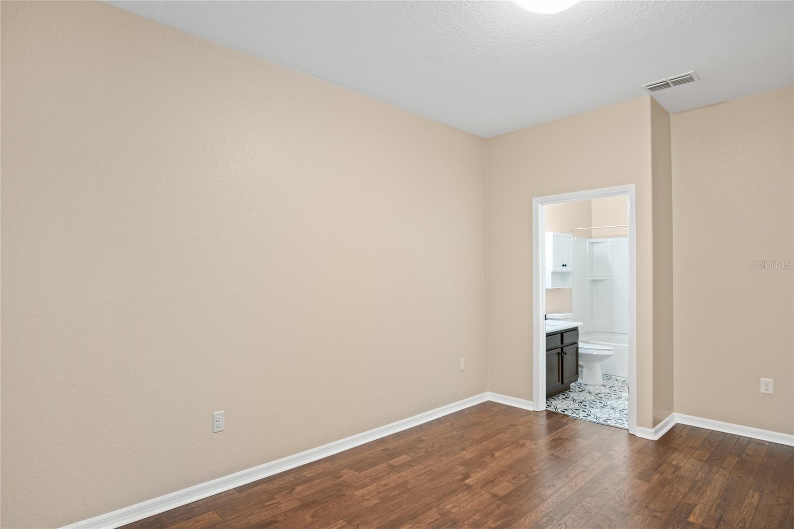 Image 27 of 40 For 6246 Silver Leaf Lane