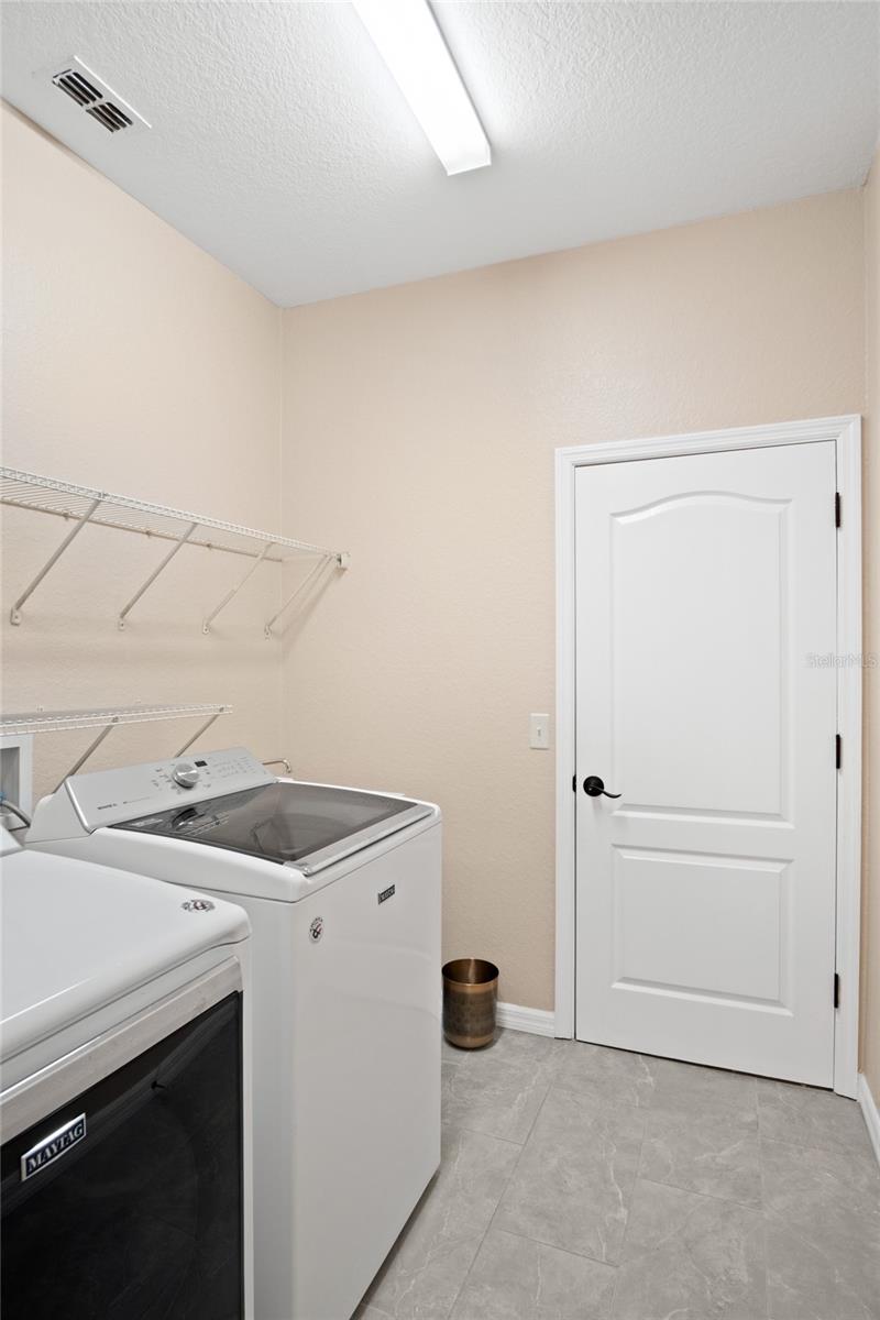 Image 35 of 40 For 6246 Silver Leaf Lane