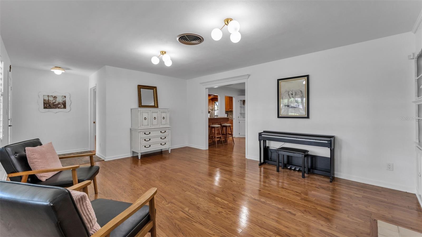 Image 8 of 62 For 4216 Forest Hills Drive