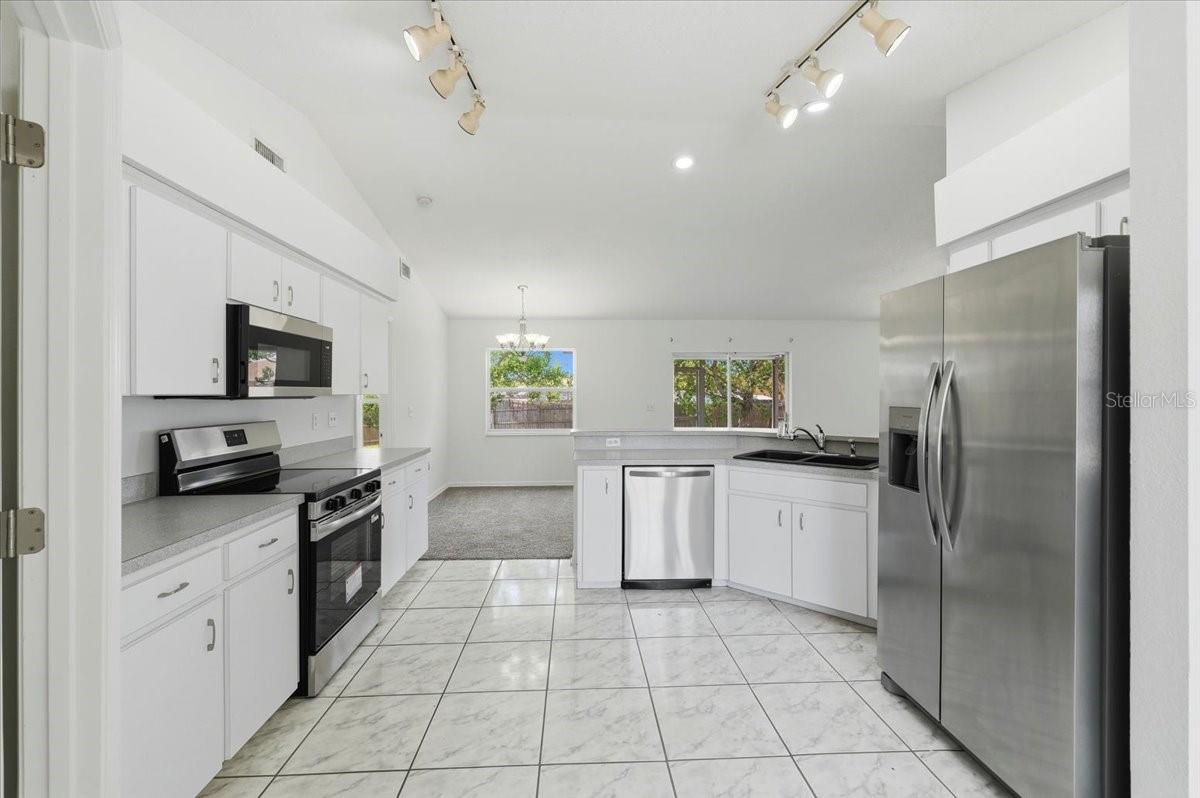 Image 11 of 44 For 3221 Merlot Drive