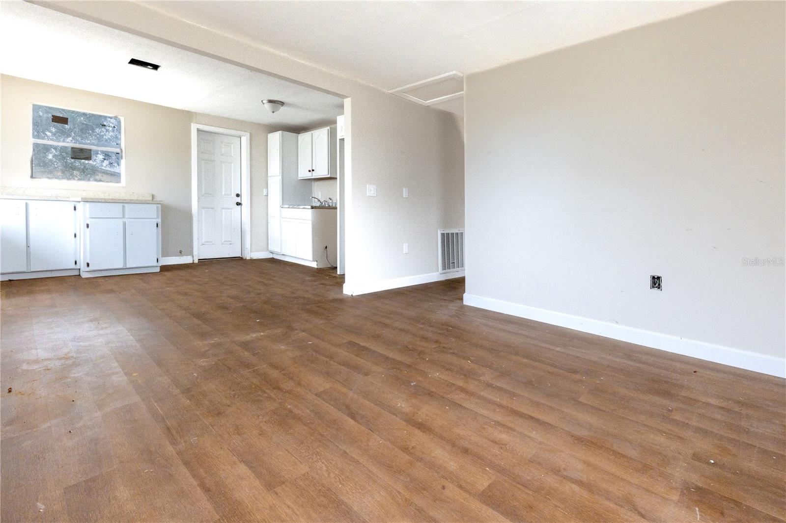 Image 3 of 10 For 642 Peterson Street