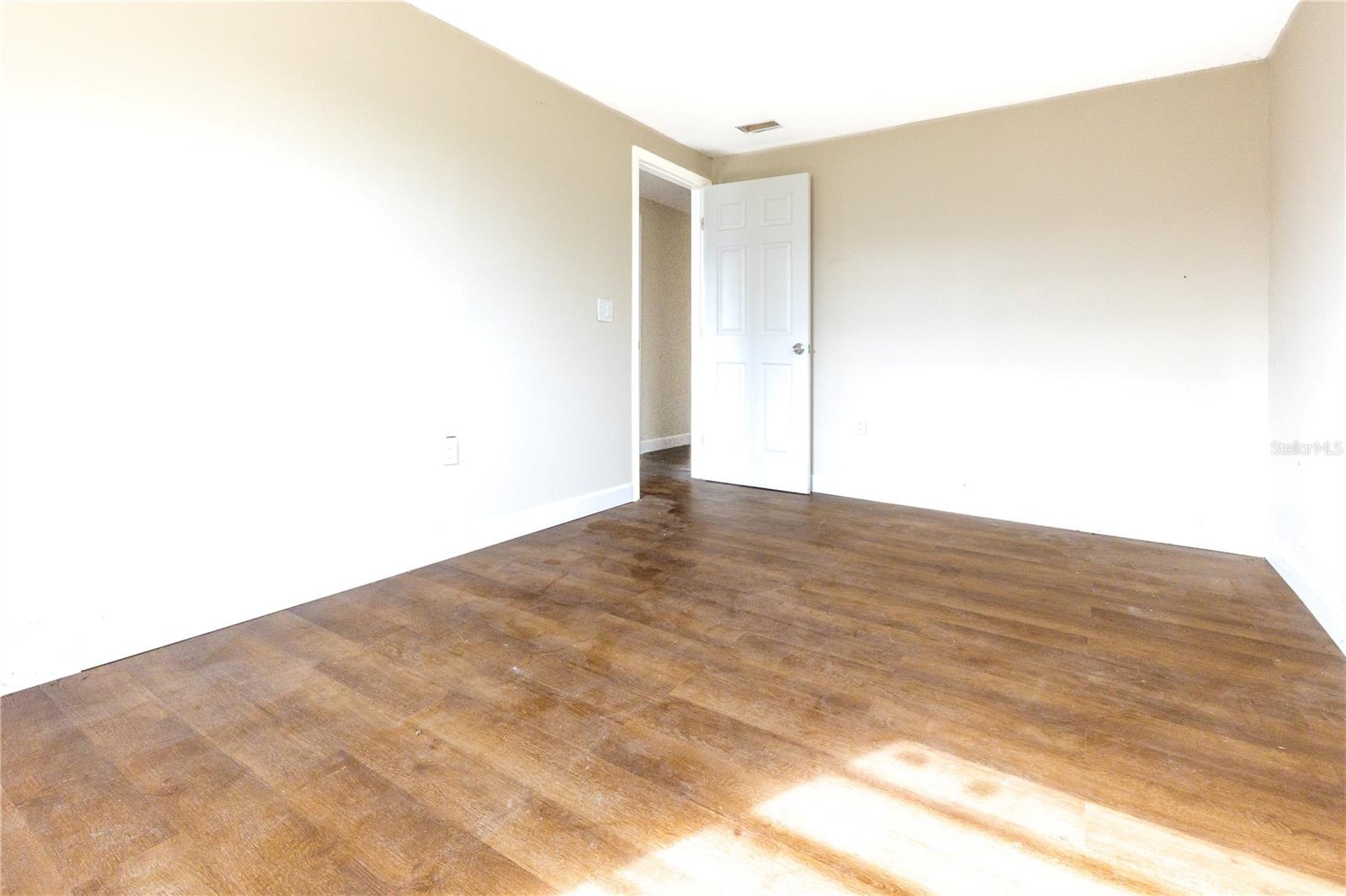 Image 7 of 10 For 642 Peterson Street