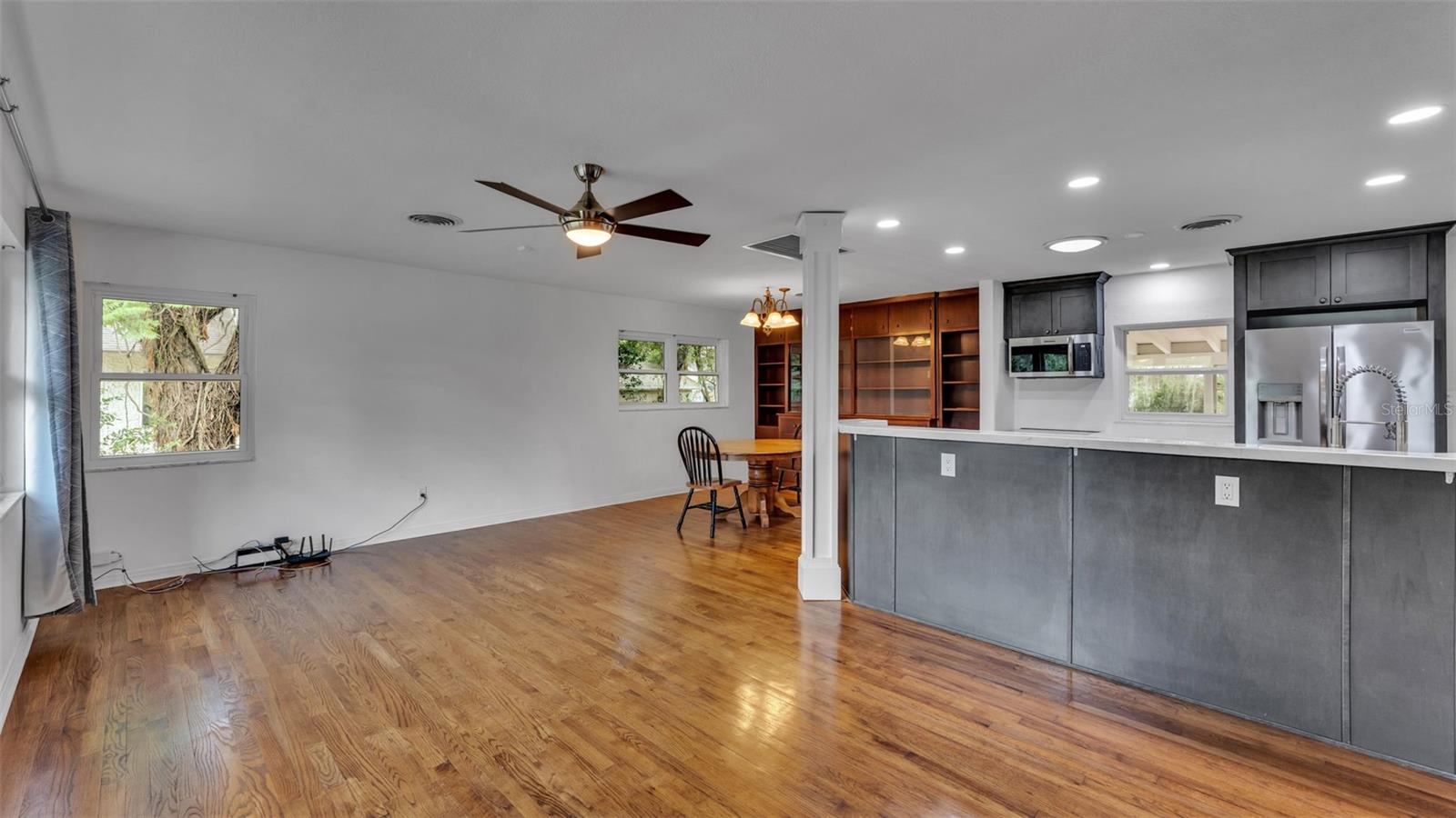 Image 11 of 51 For 208 Prado Place