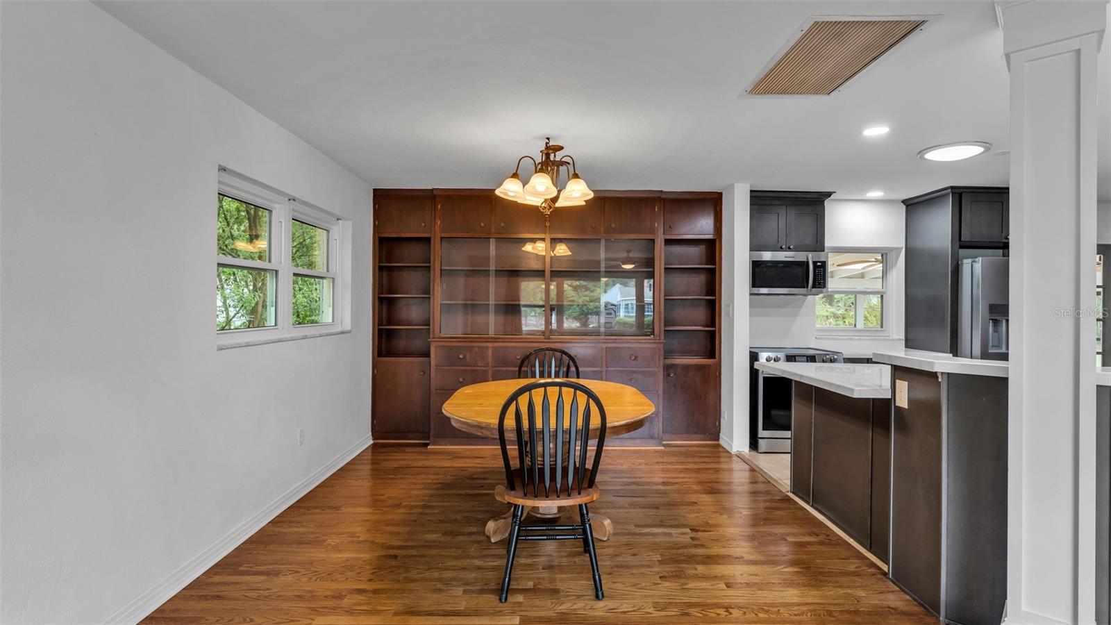 Image 13 of 51 For 208 Prado Place
