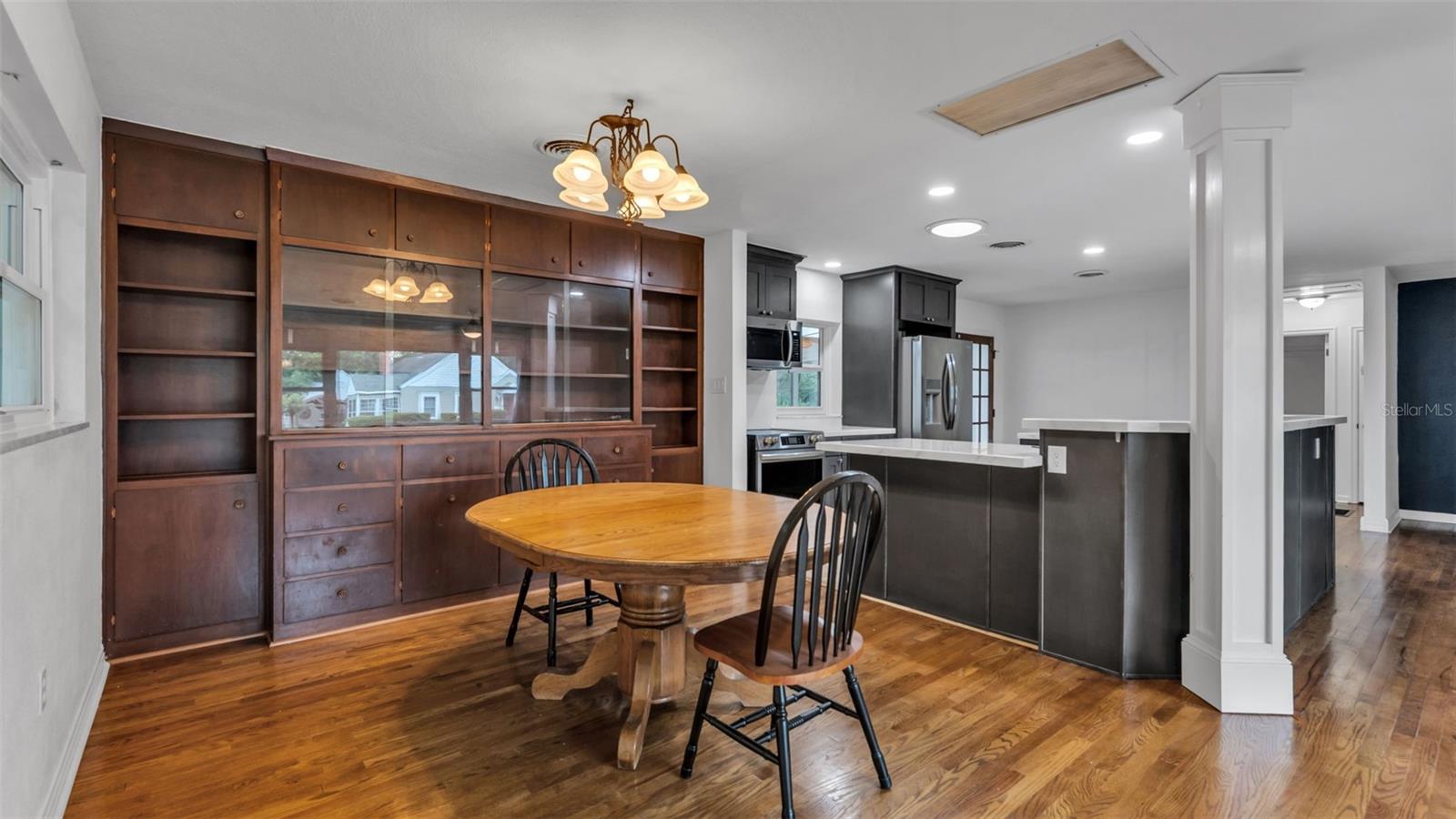 Image 14 of 51 For 208 Prado Place