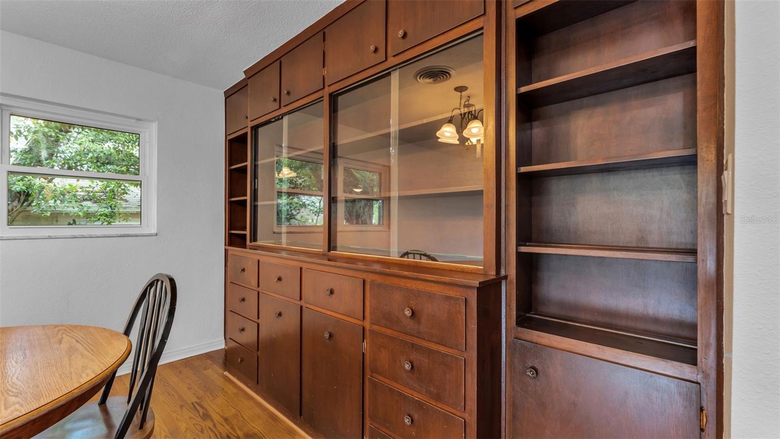 Image 16 of 51 For 208 Prado Place