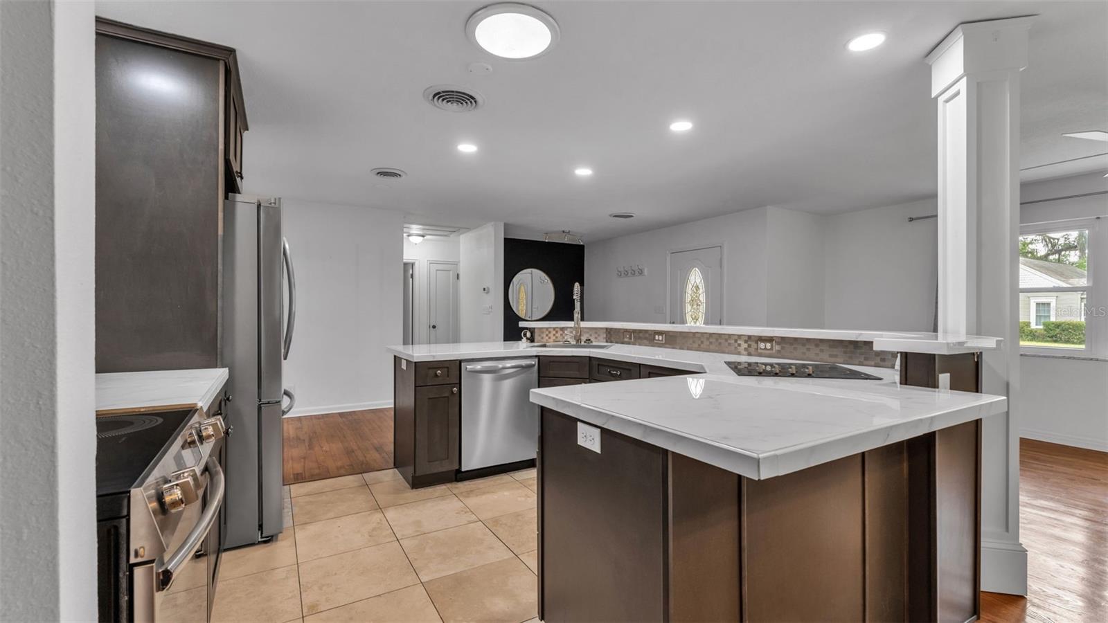 Image 17 of 51 For 208 Prado Place