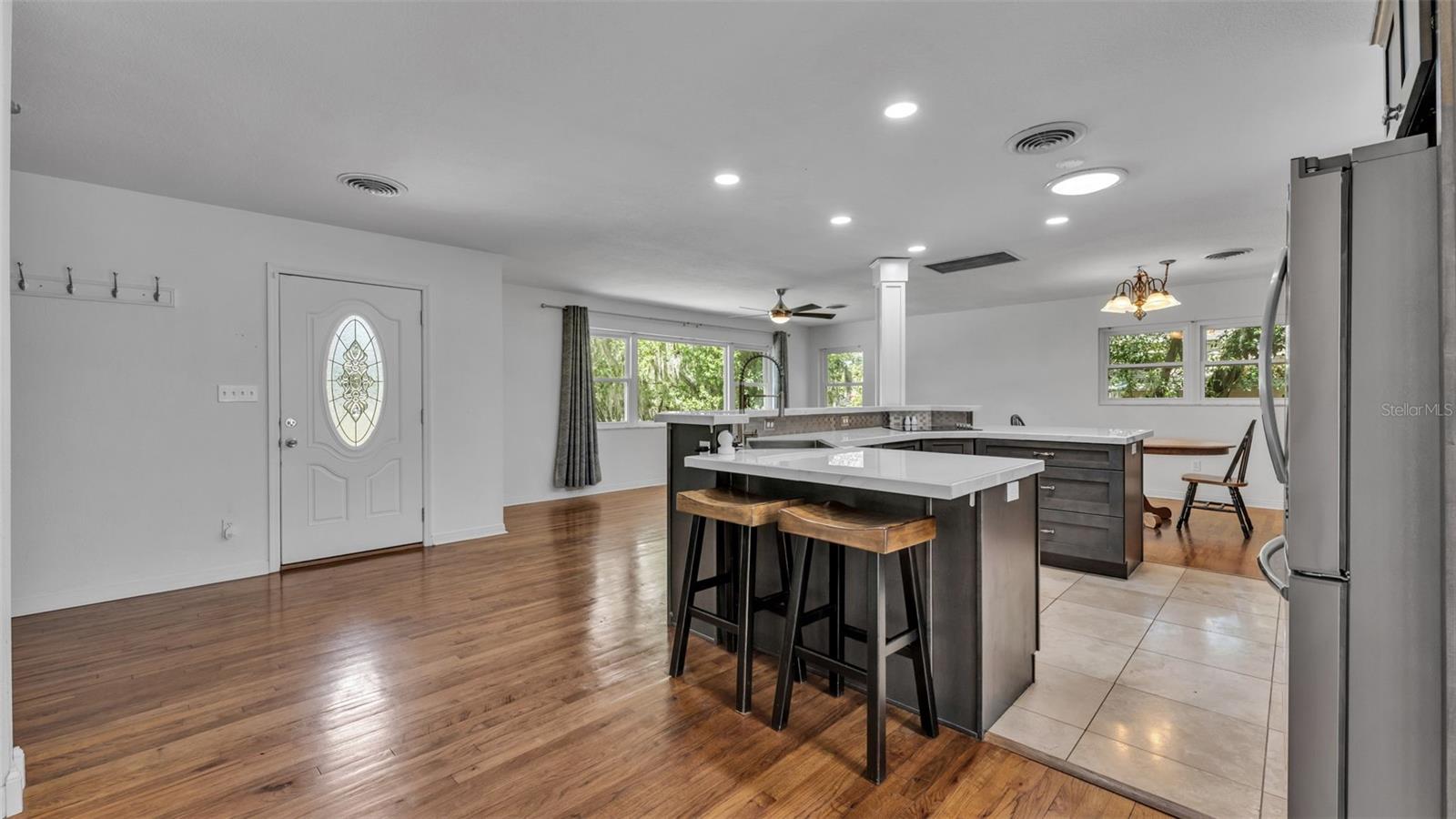 Image 21 of 51 For 208 Prado Place