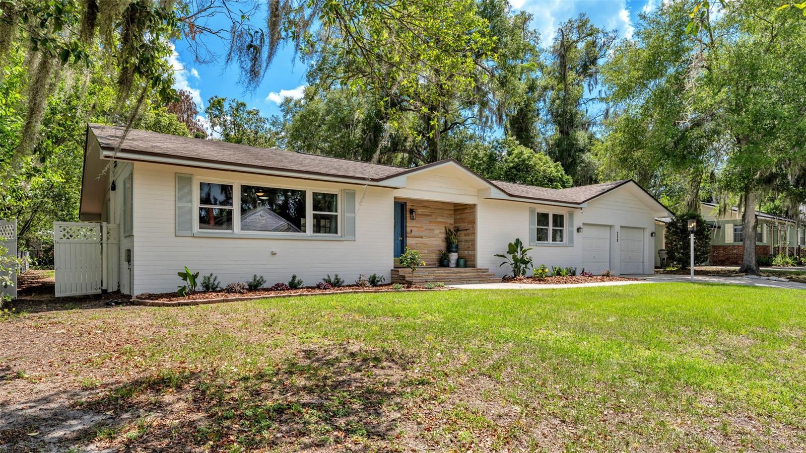 Image 3 of 51 For 208 Prado Place