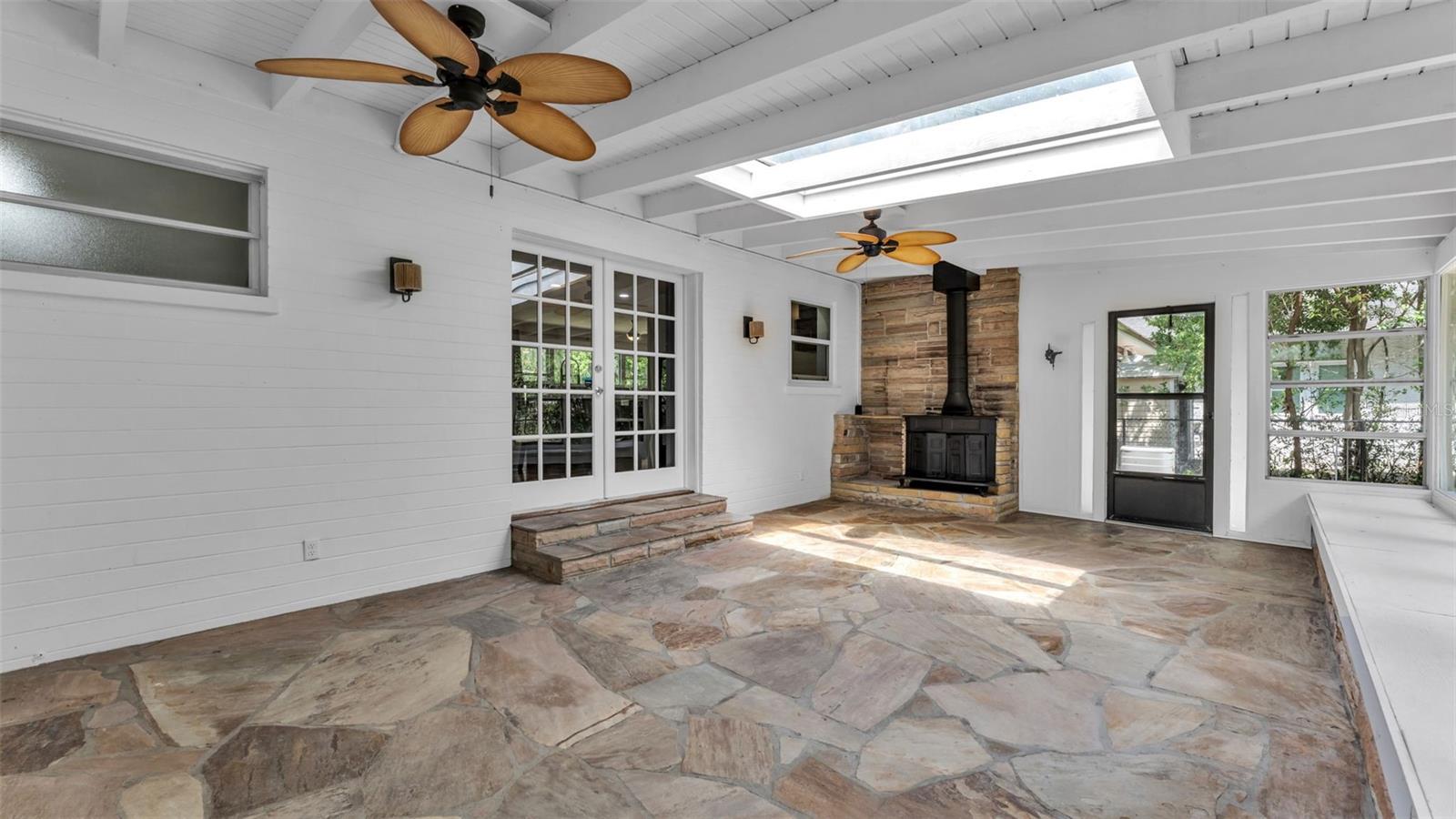 Image 37 of 51 For 208 Prado Place