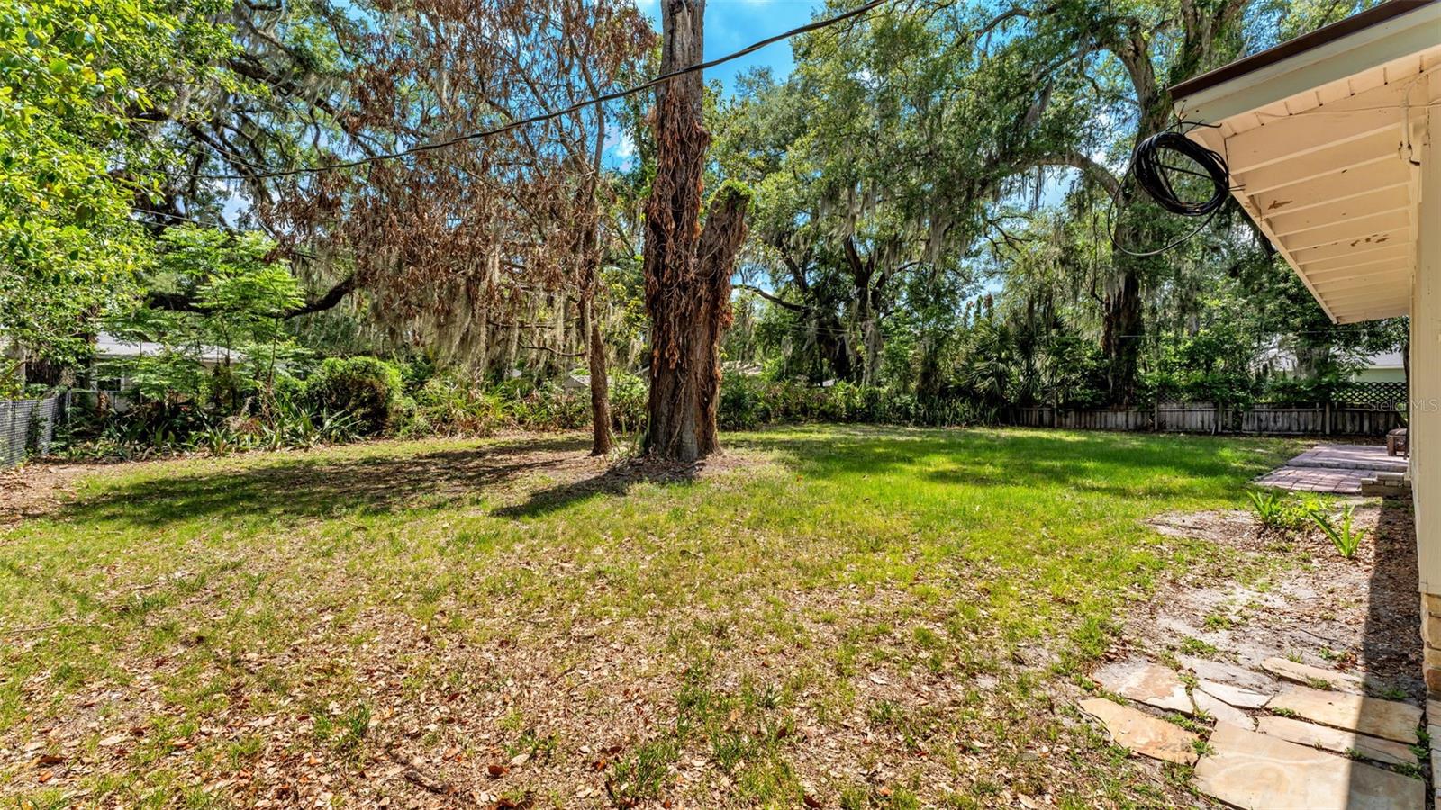 Image 41 of 51 For 208 Prado Place