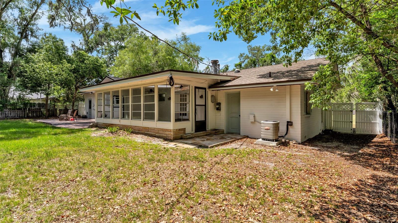 Image 42 of 51 For 208 Prado Place