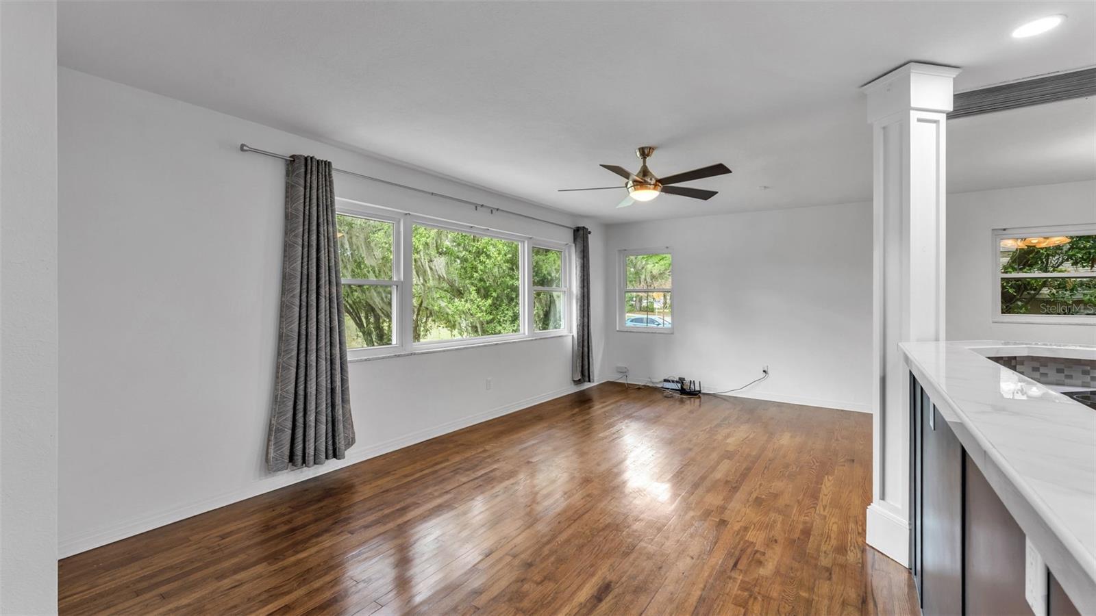 Image 9 of 51 For 208 Prado Place