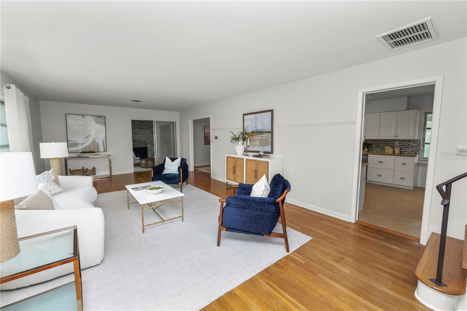 Image 17 of 97 For 2215 Woodbine Avenue