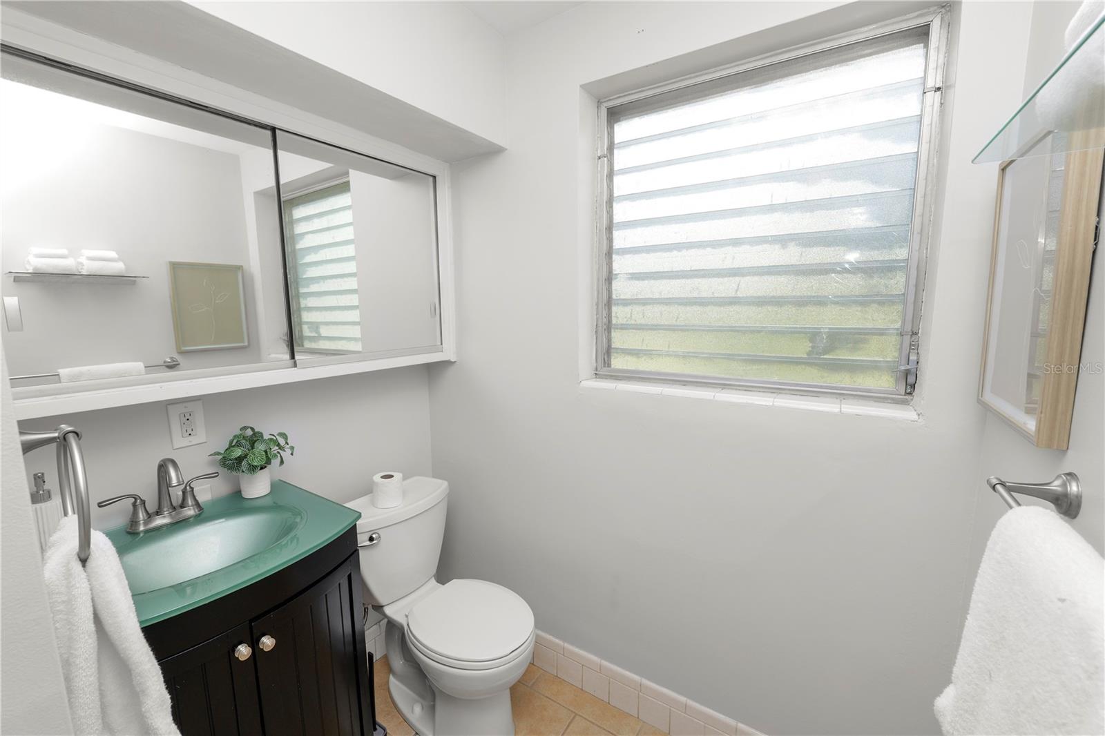 Image 28 of 97 For 2215 Woodbine Avenue
