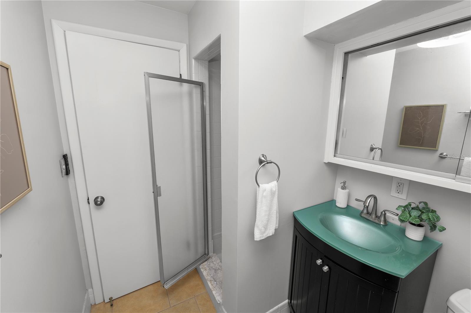 Image 29 of 97 For 2215 Woodbine Avenue