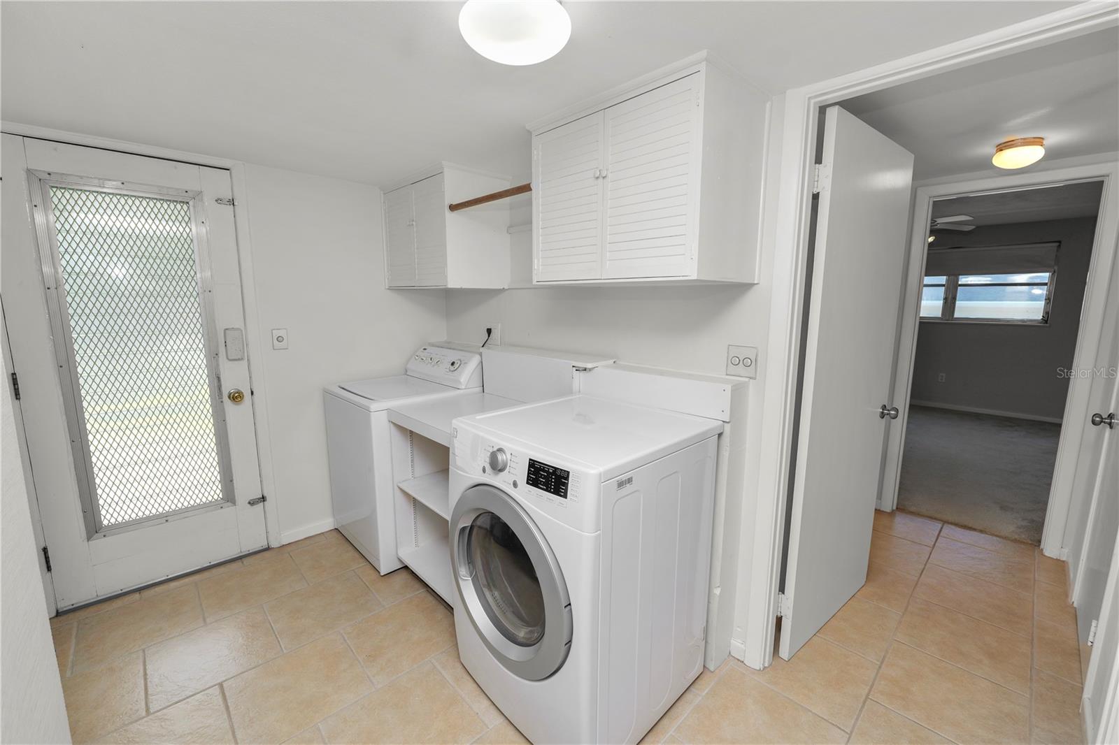 Image 30 of 97 For 2215 Woodbine Avenue