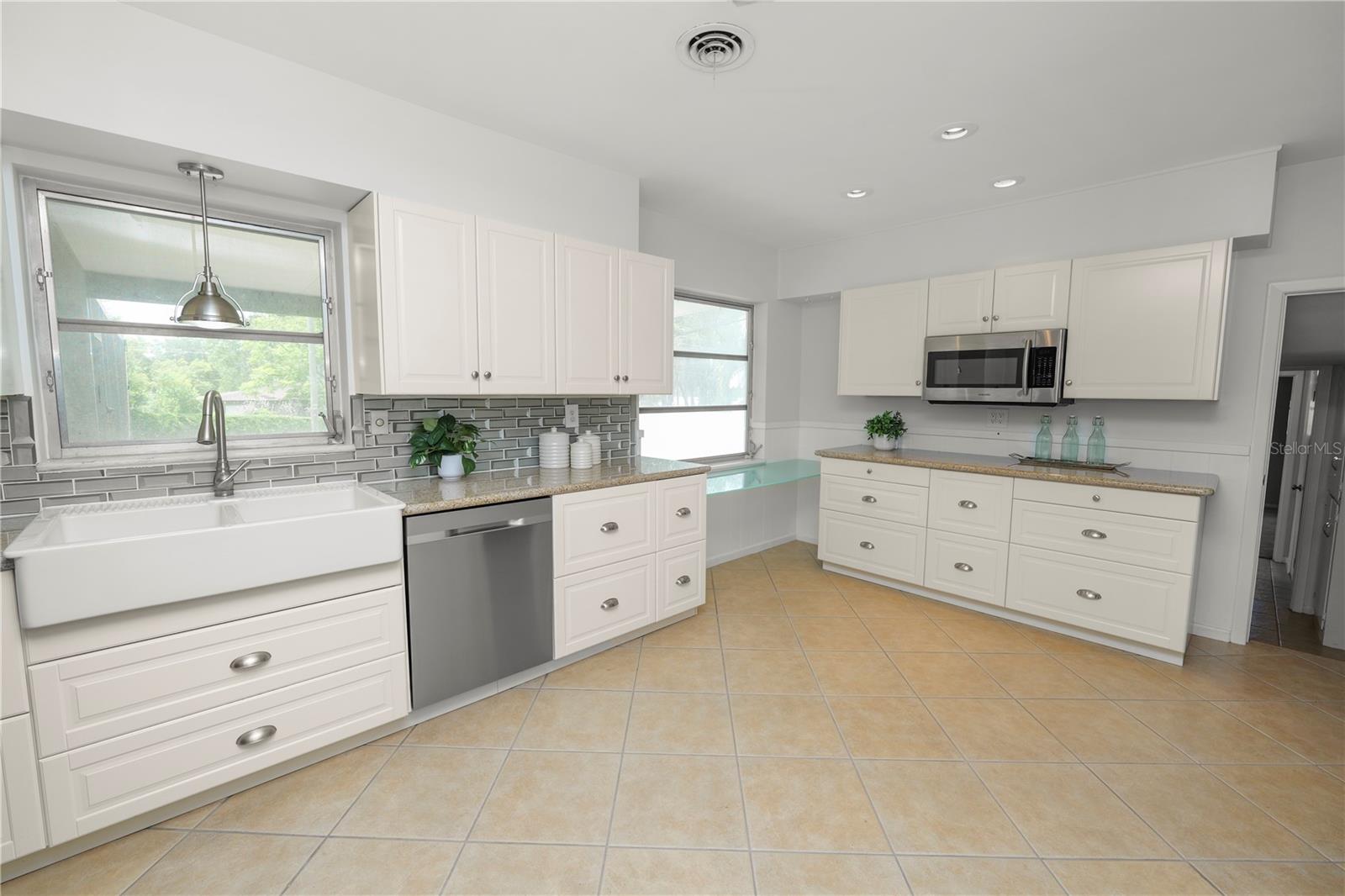 Image 34 of 97 For 2215 Woodbine Avenue