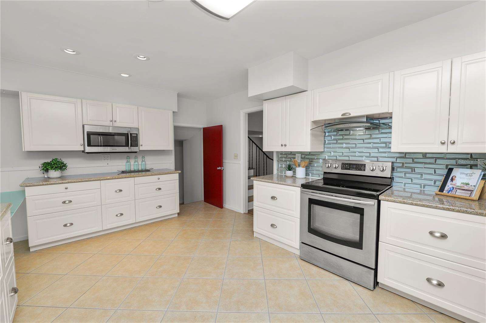 Image 35 of 97 For 2215 Woodbine Avenue