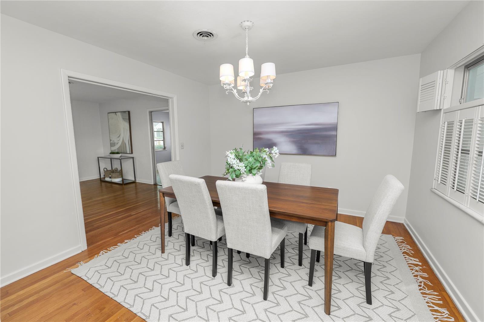 Image 39 of 97 For 2215 Woodbine Avenue