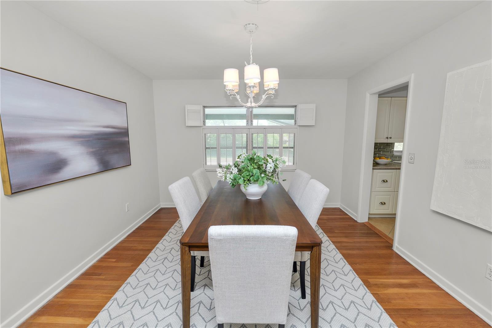 Image 40 of 97 For 2215 Woodbine Avenue