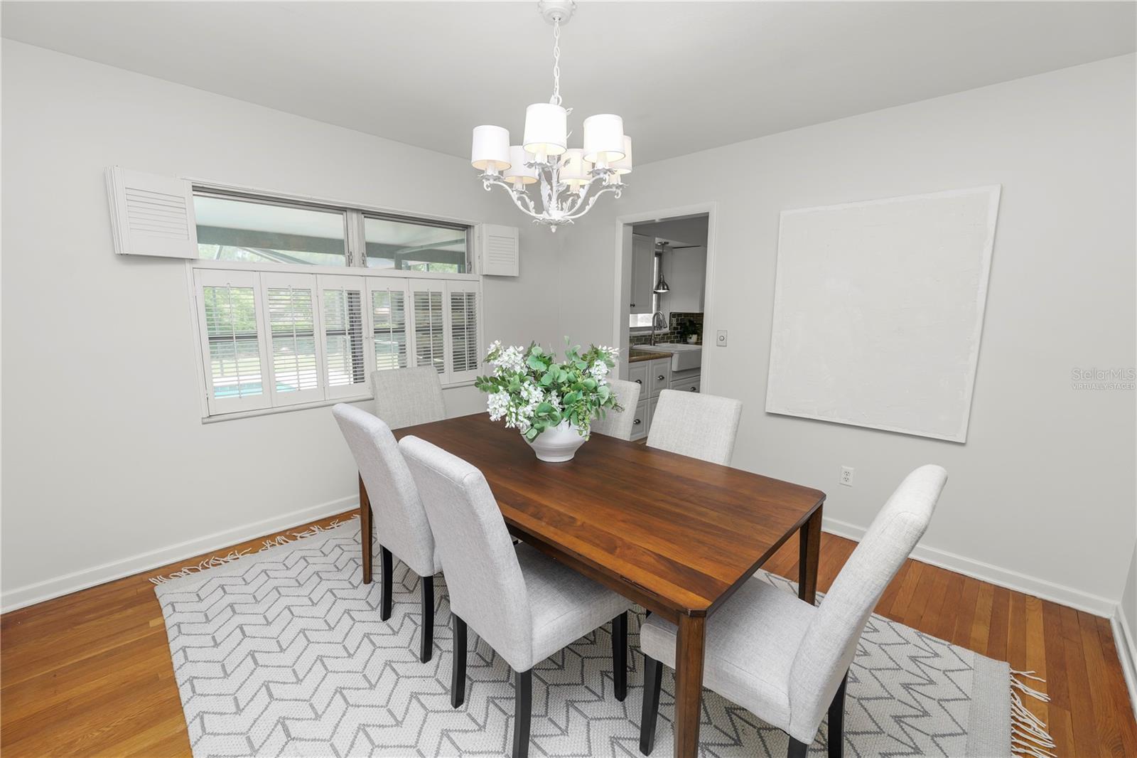 Image 41 of 97 For 2215 Woodbine Avenue