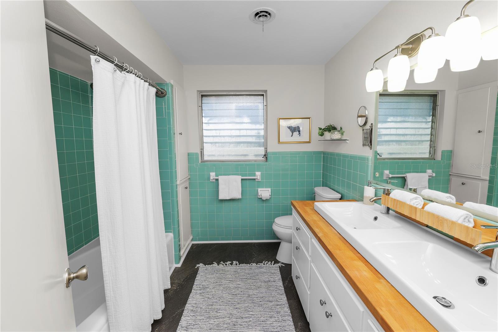 Image 55 of 97 For 2215 Woodbine Avenue