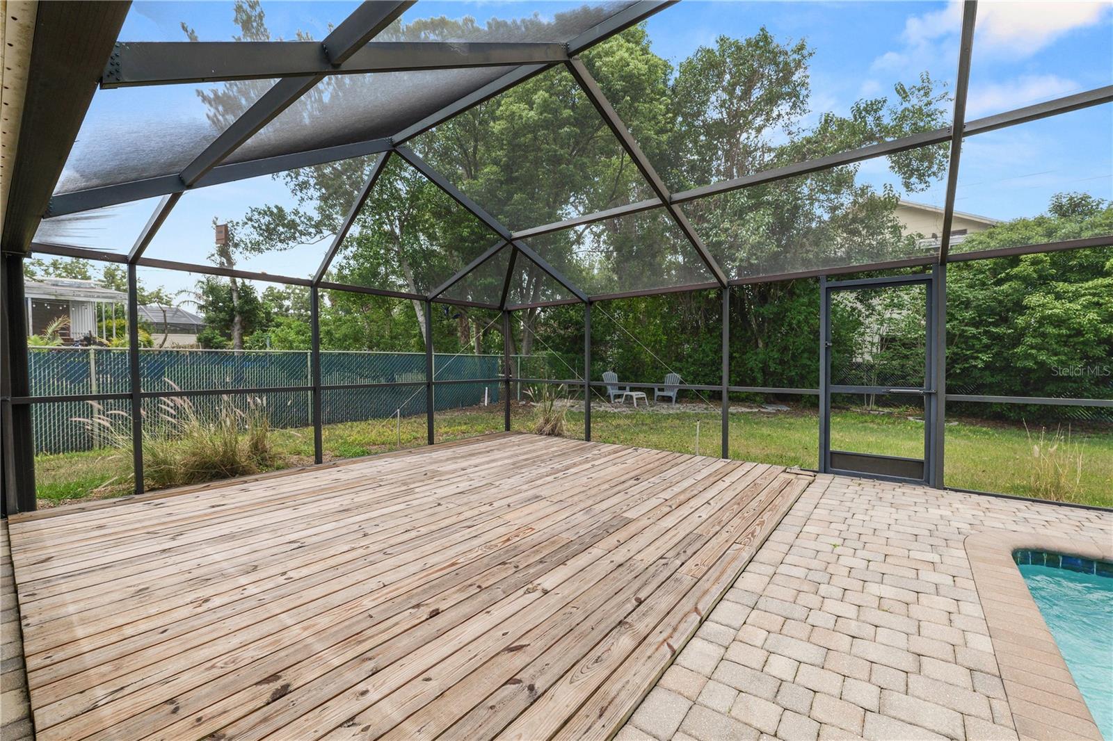 Image 64 of 97 For 2215 Woodbine Avenue