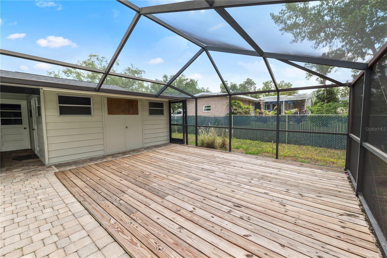Image 65 of 97 For 2215 Woodbine Avenue