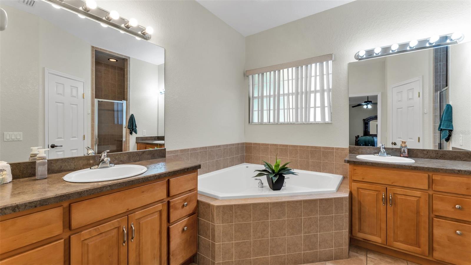 Image 13 of 38 For 112 Bentley Oaks Boulevard