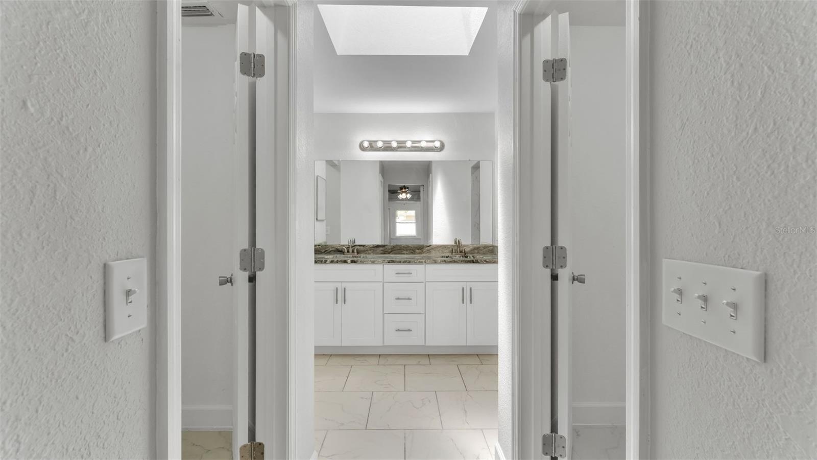 Image 7 of 22 For 7225 Hileman Drive E