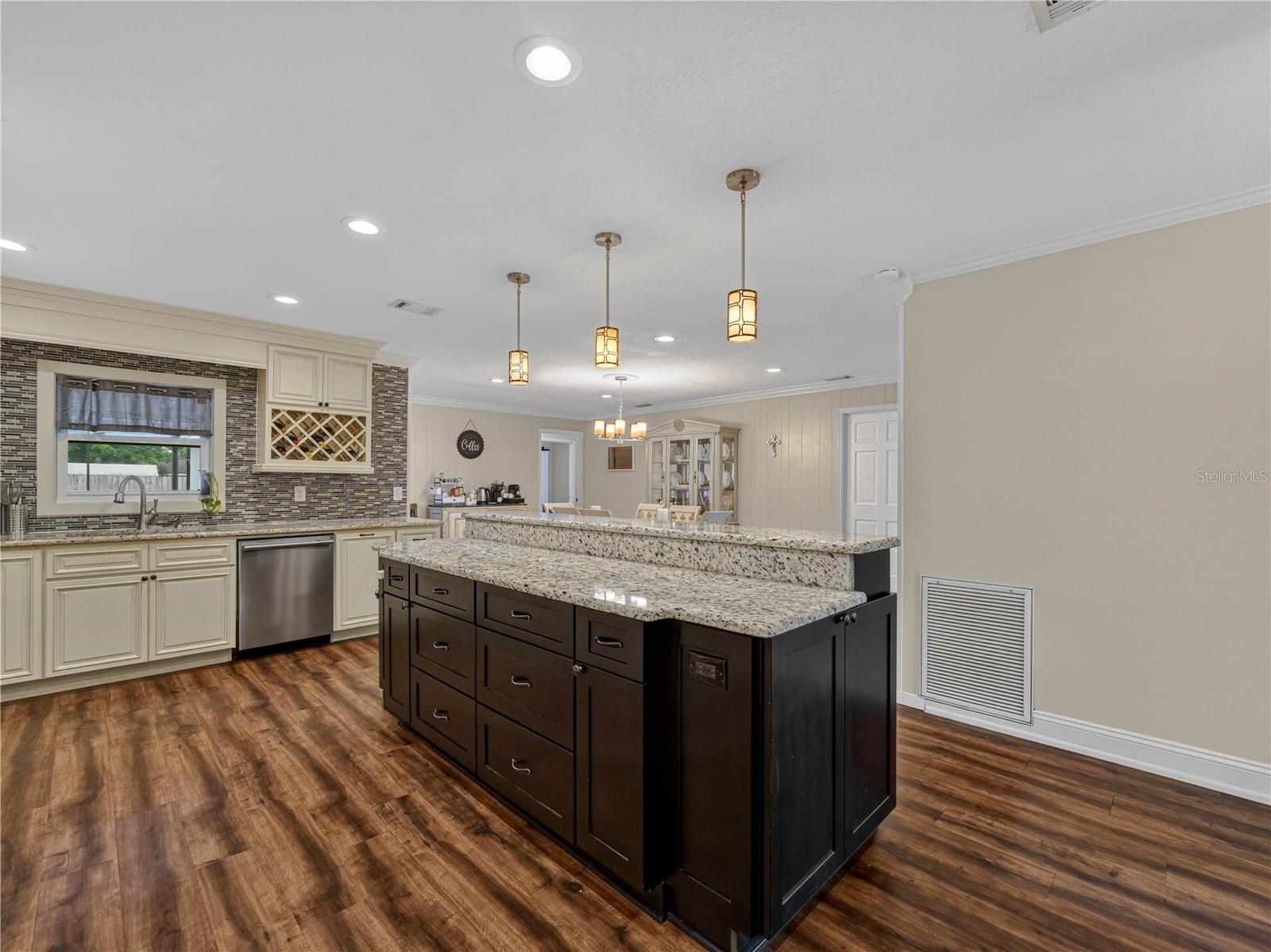 Image 12 of 41 For 4615 Kings Point Court