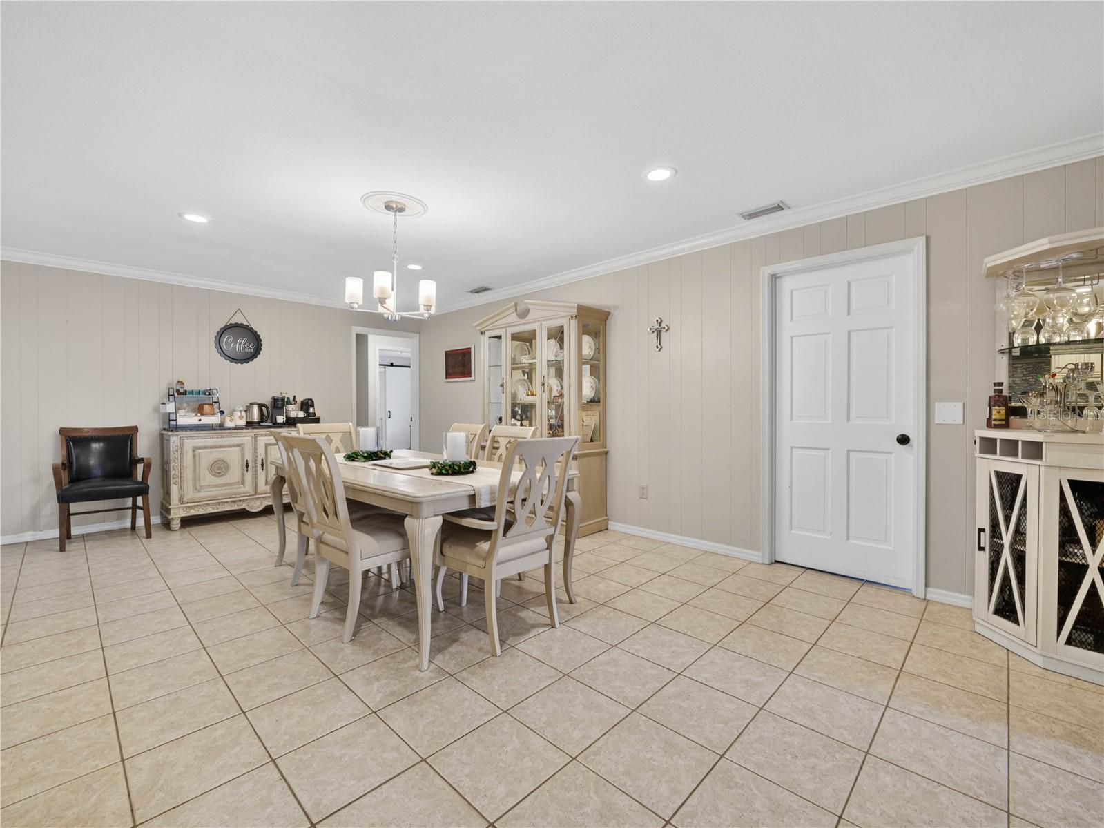 Image 13 of 41 For 4615 Kings Point Court