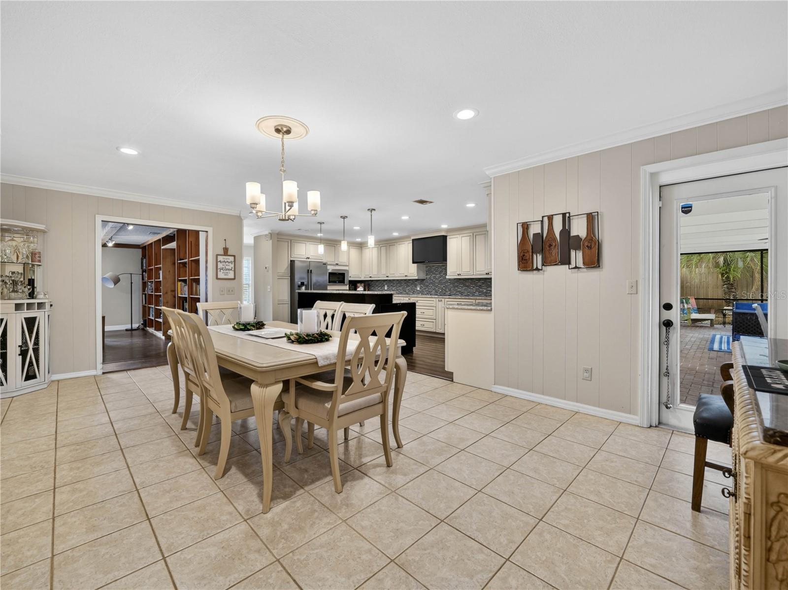 Image 14 of 41 For 4615 Kings Point Court