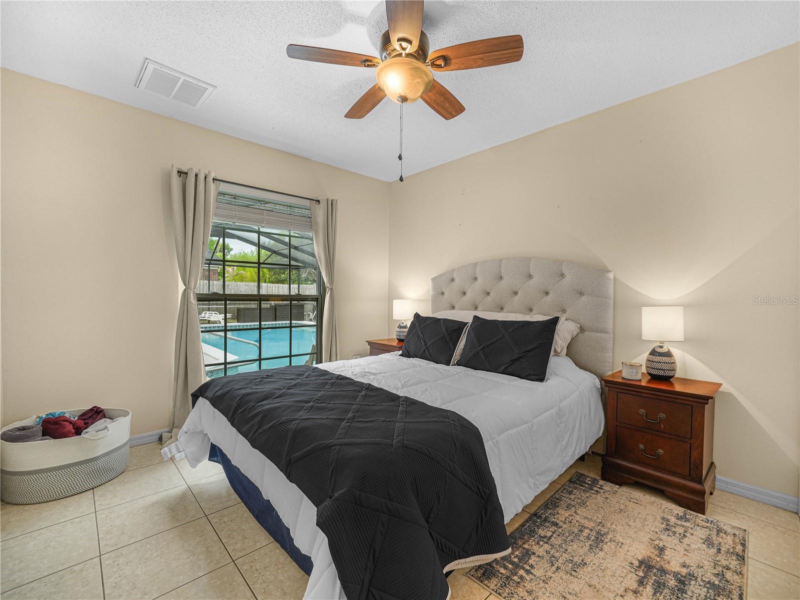Image 19 of 41 For 4615 Kings Point Court