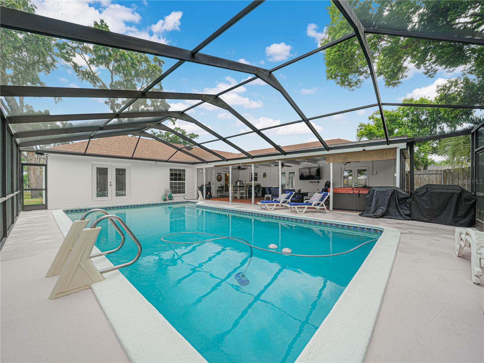 Image 35 of 41 For 4615 Kings Point Court