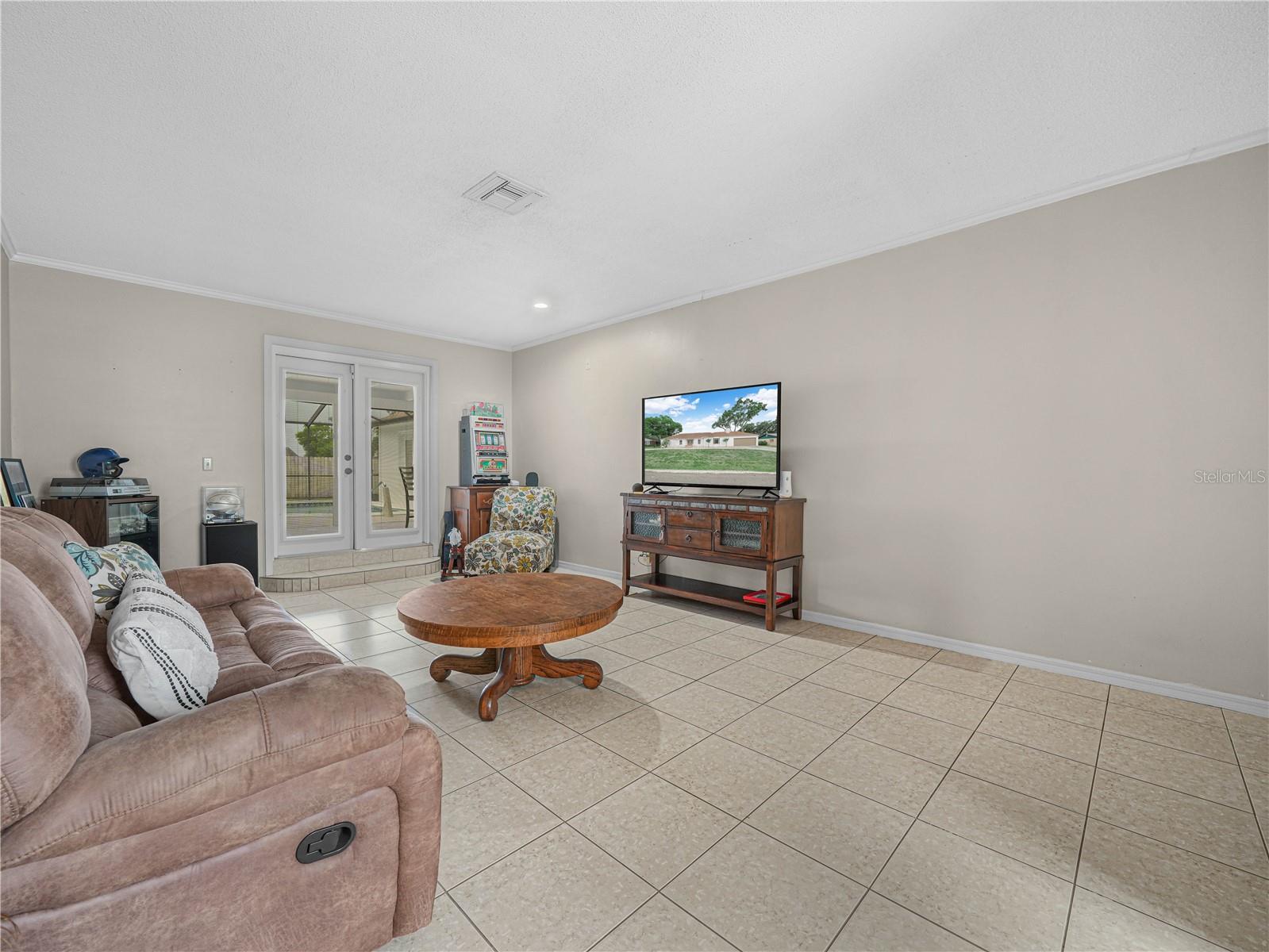 Image 5 of 41 For 4615 Kings Point Court