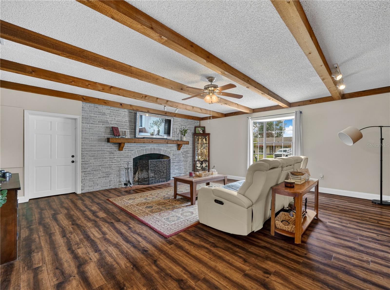 Image 6 of 41 For 4615 Kings Point Court
