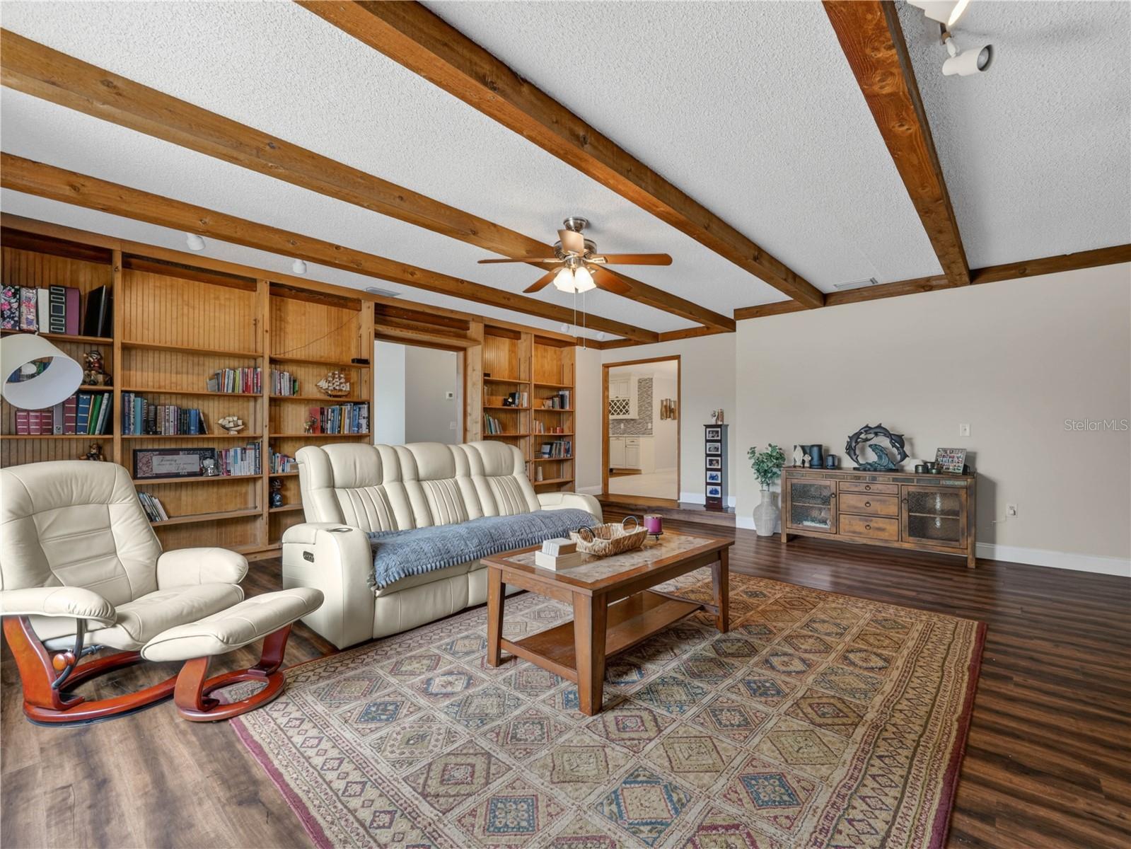 Image 8 of 41 For 4615 Kings Point Court