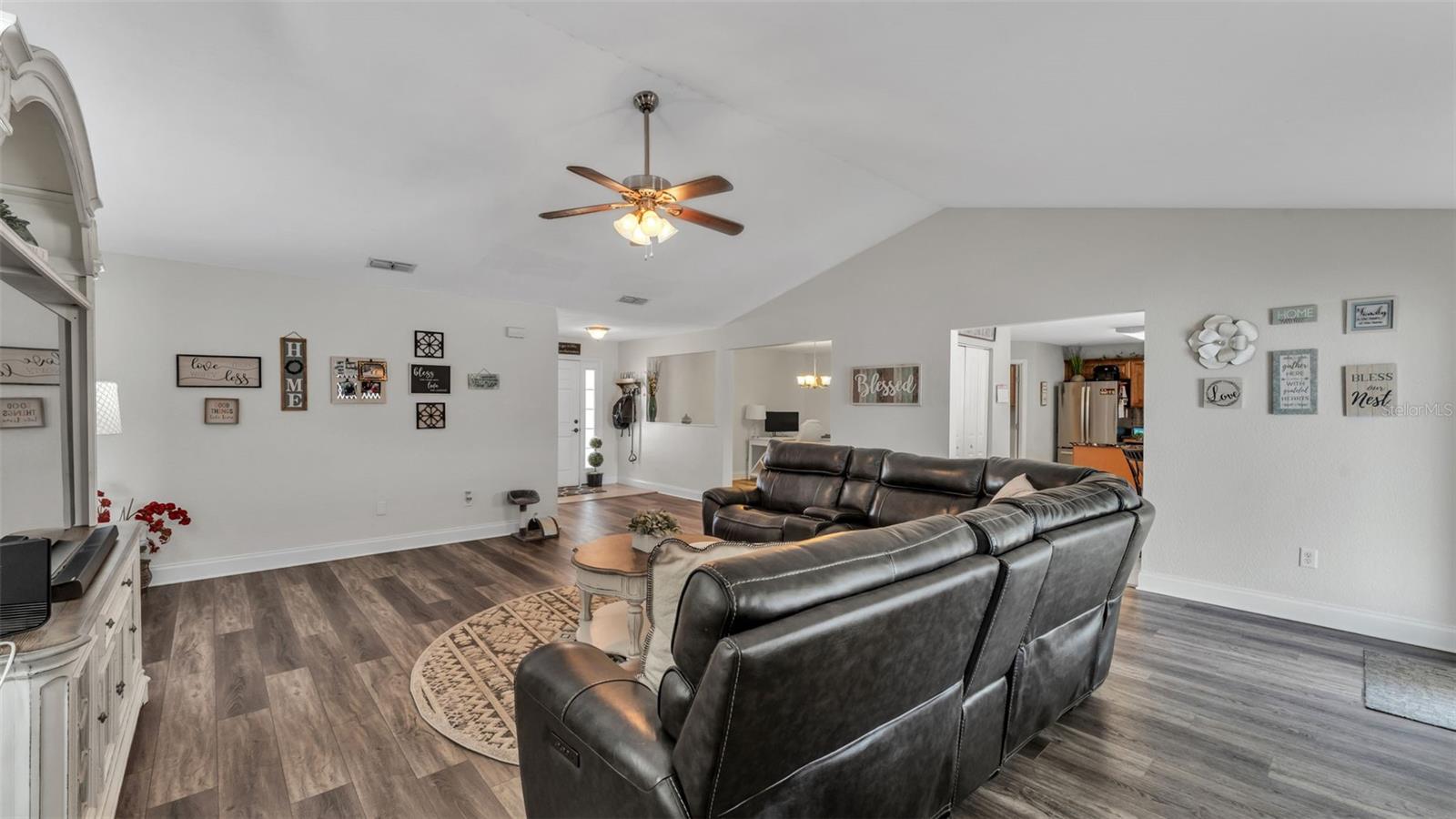 Image 12 of 39 For 6929 Bently Drive