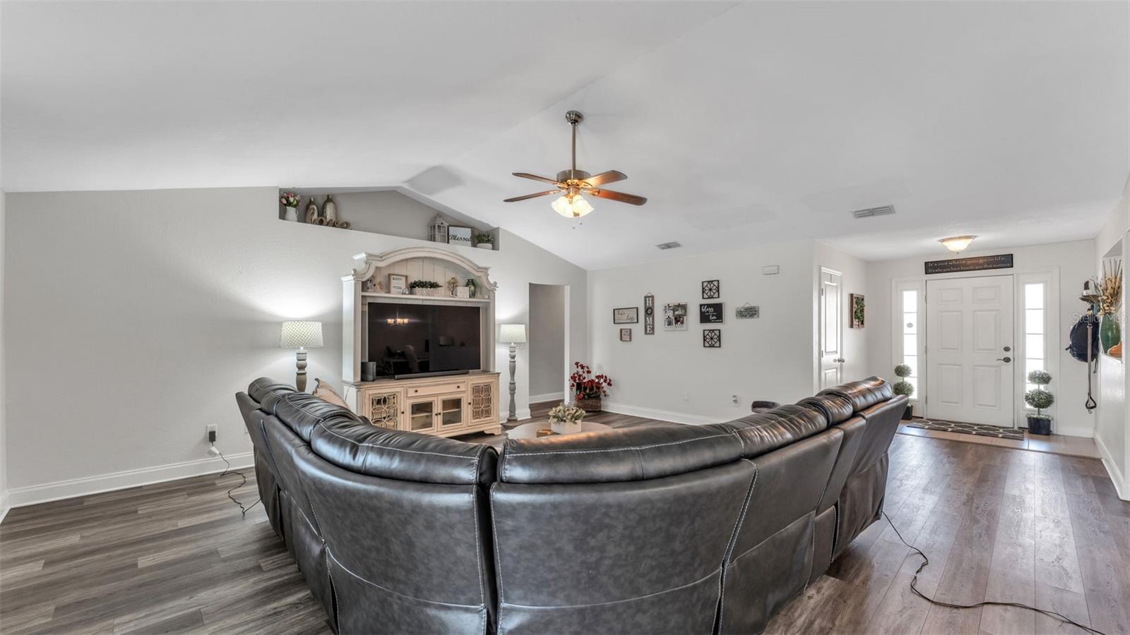 Image 13 of 39 For 6929 Bently Drive