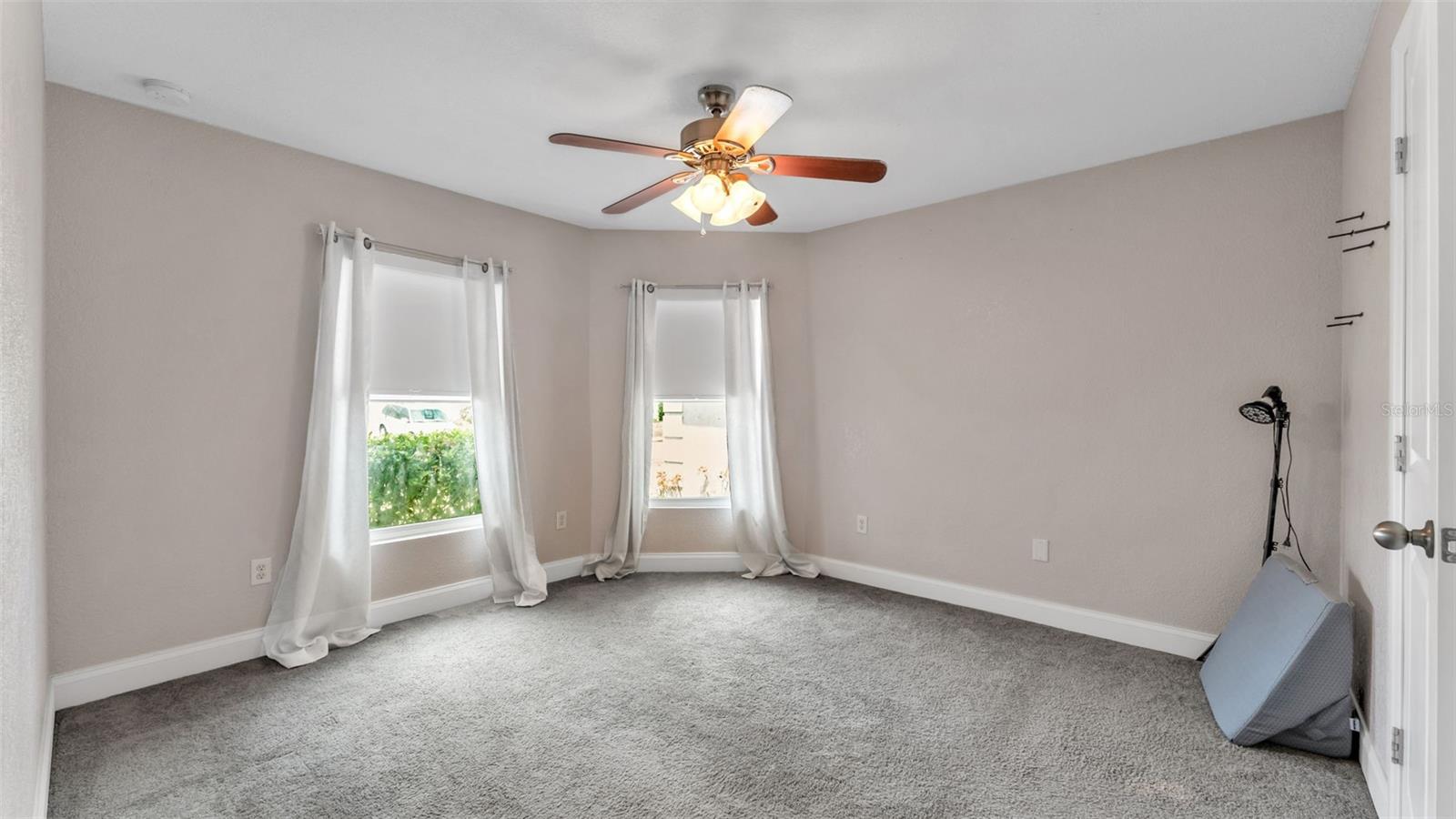 Image 25 of 39 For 6929 Bently Drive