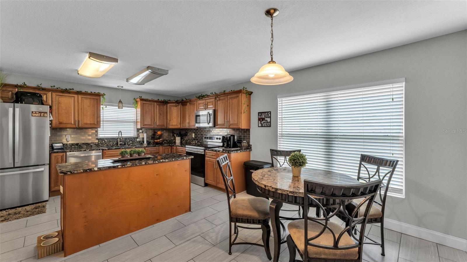 Image 5 of 39 For 6929 Bently Drive
