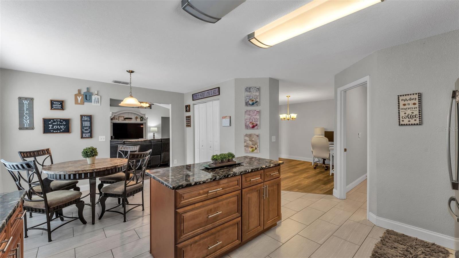 Image 7 of 39 For 6929 Bently Drive