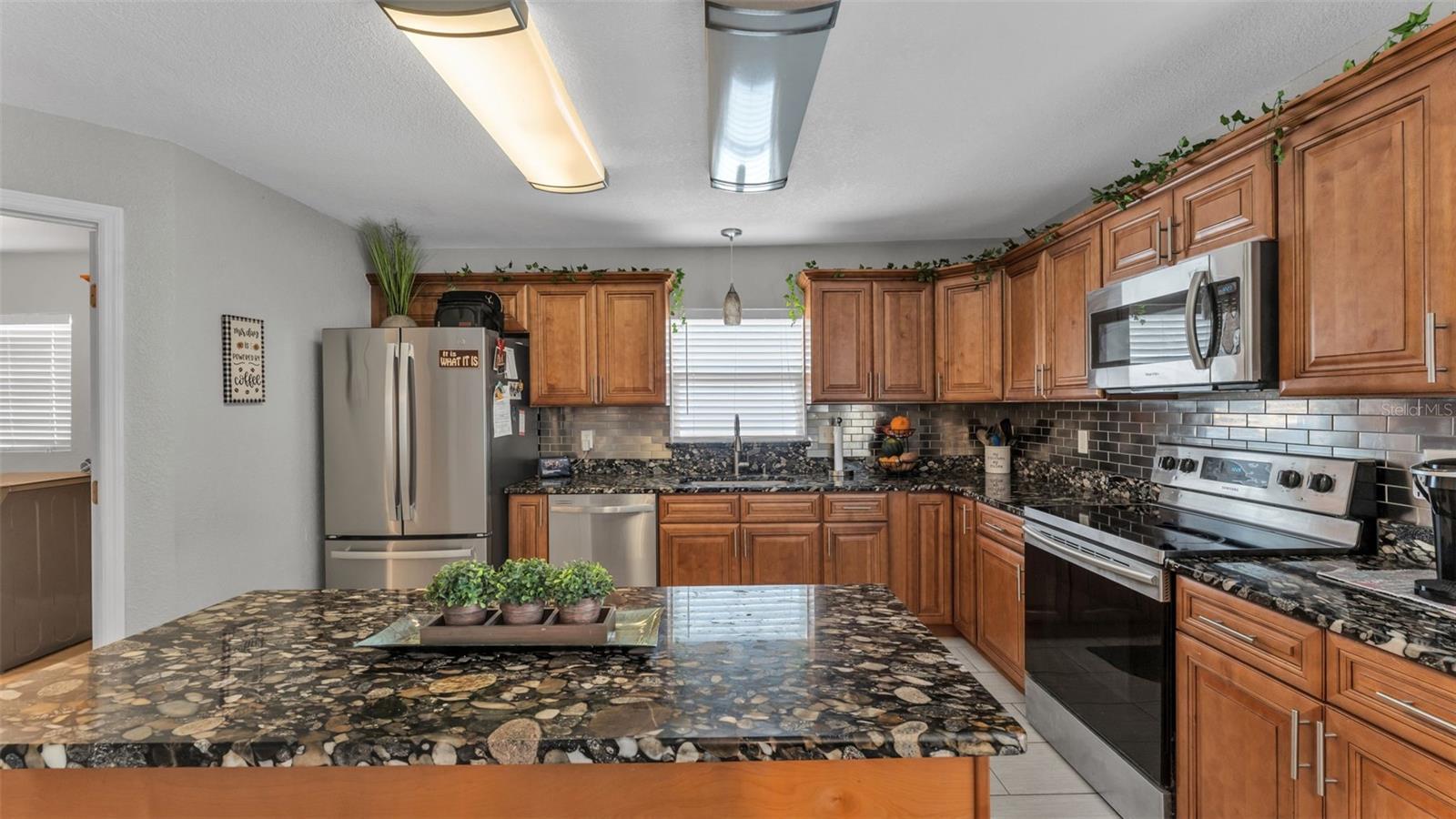 Image 9 of 39 For 6929 Bently Drive