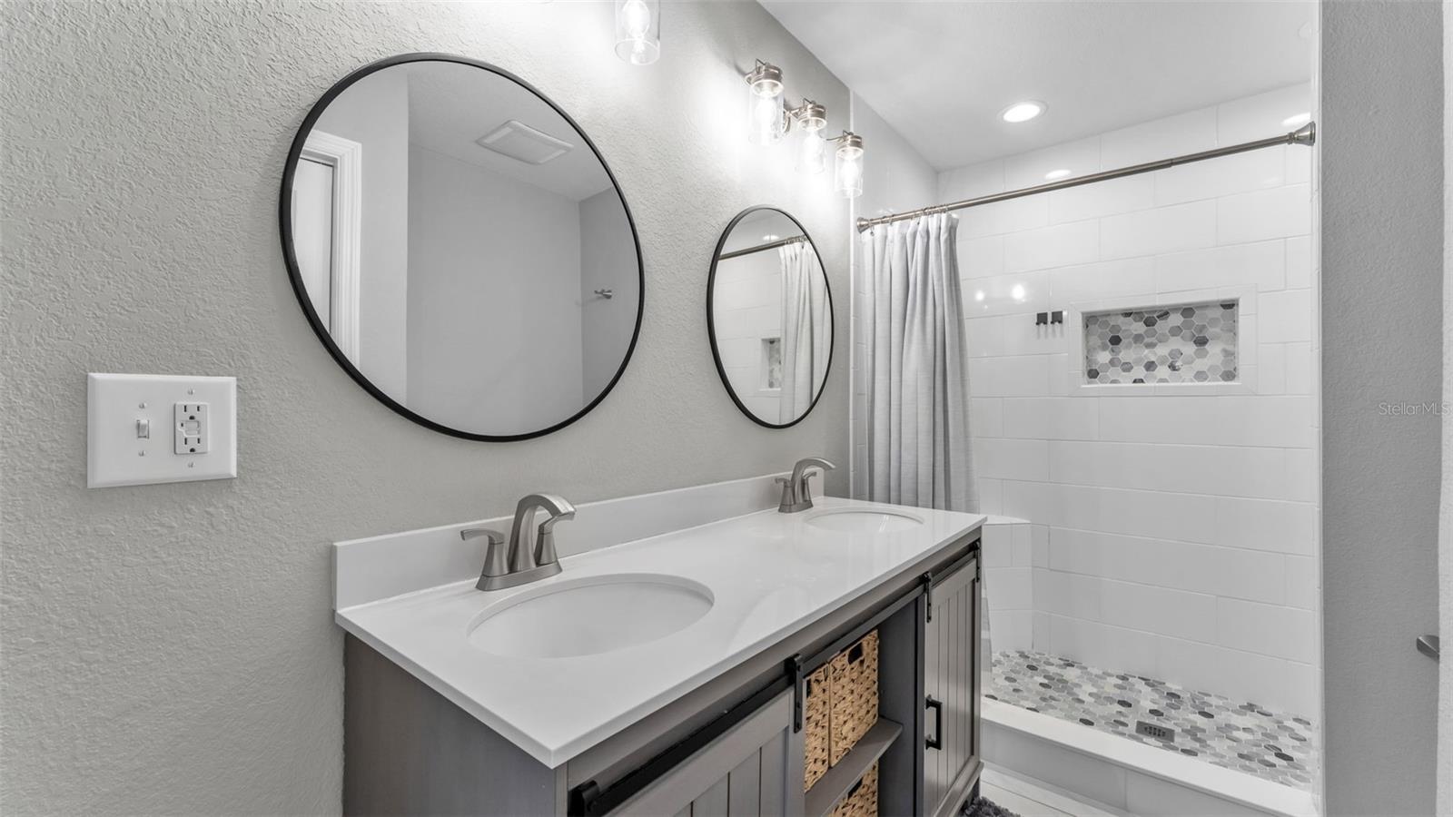 Image 19 of 49 For 1522 Hallam Drive