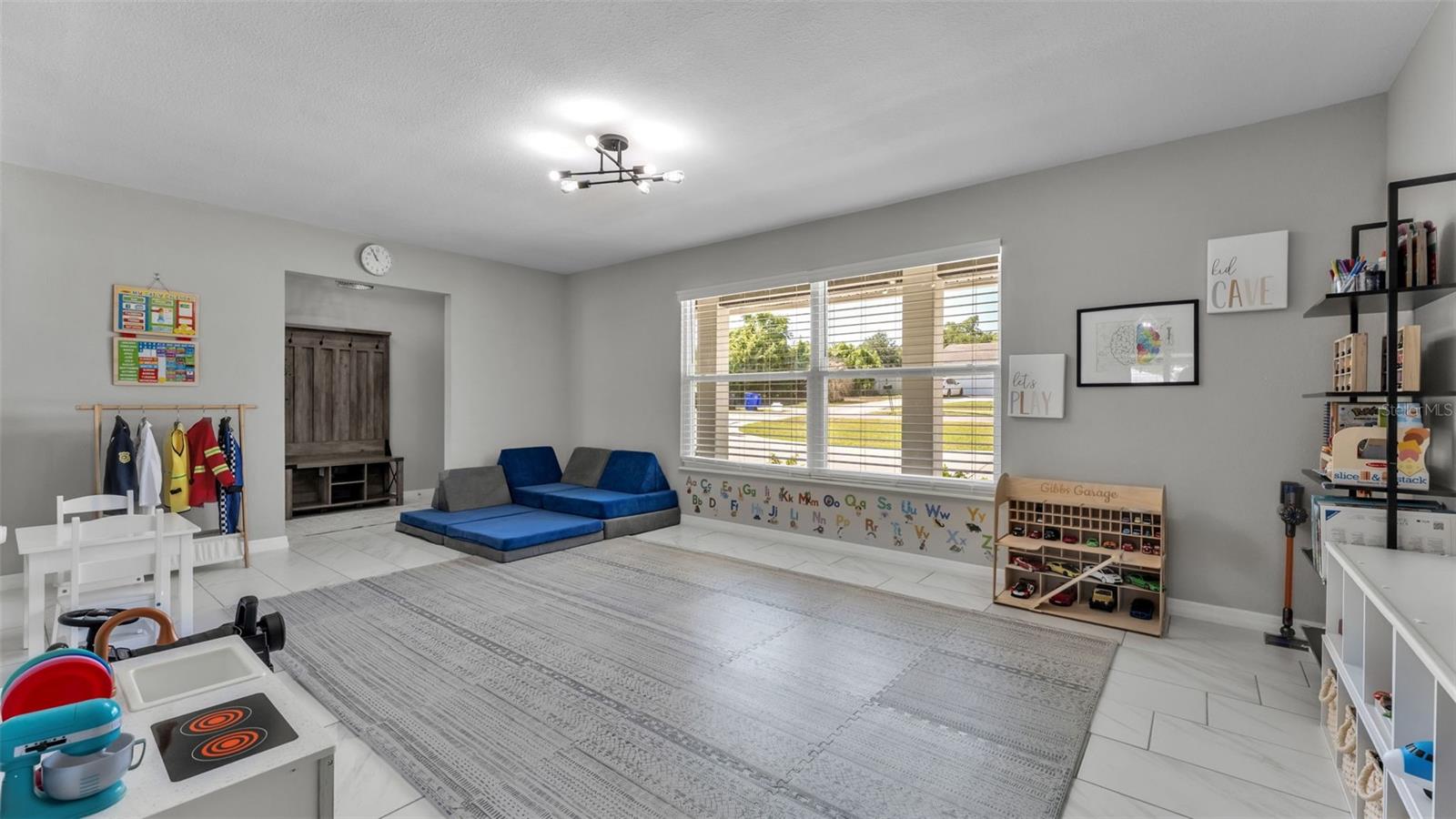 Image 8 of 49 For 1522 Hallam Drive
